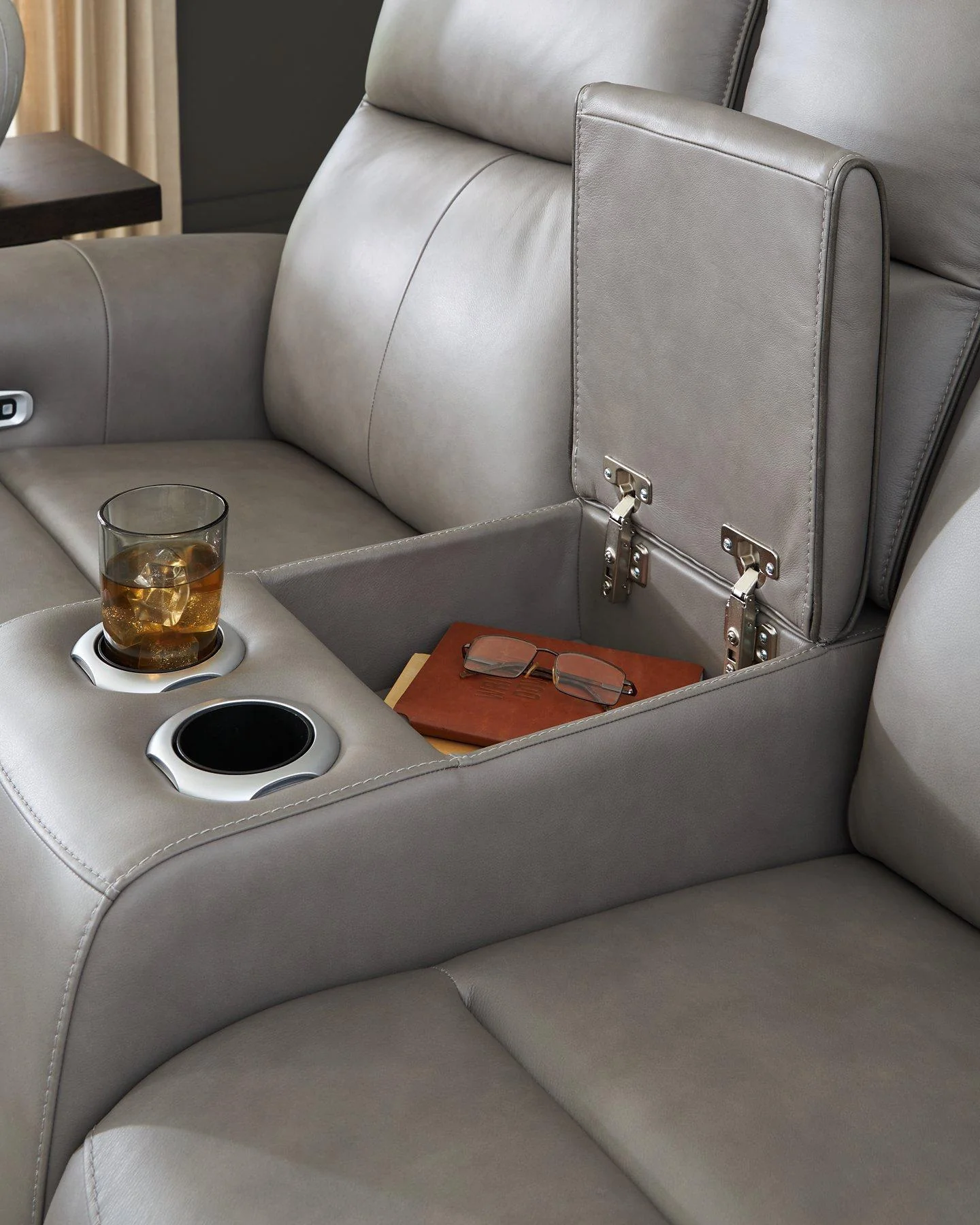 5Z-Comfort Power Reclining Loveseat with Console - Image 5