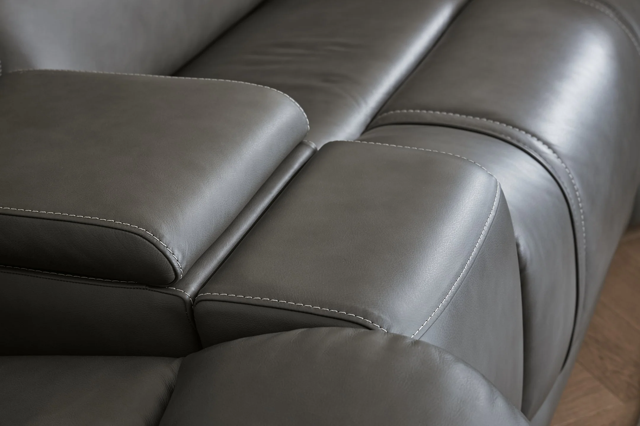 5Z - Pittson Power Reclining Sectional Loveseat with Console - Image 5