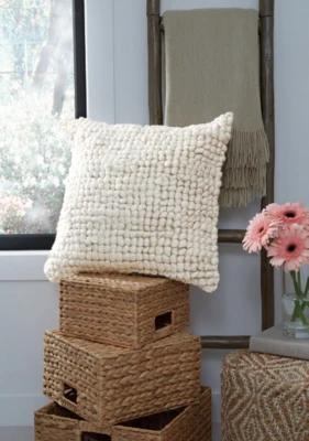 Aavie Pillow - Image 2