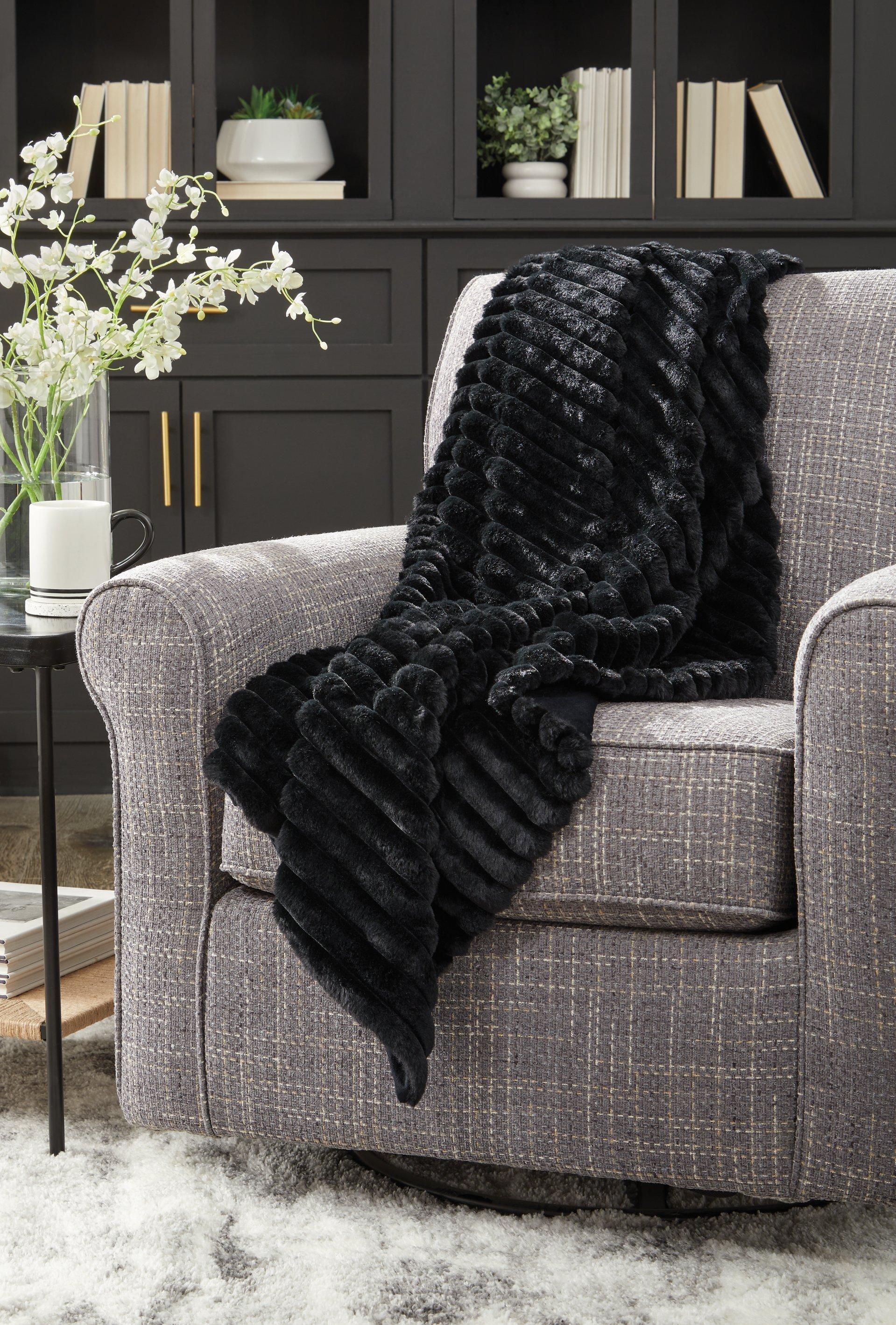 Alsonwell Throw (Set of 3) - Image 17