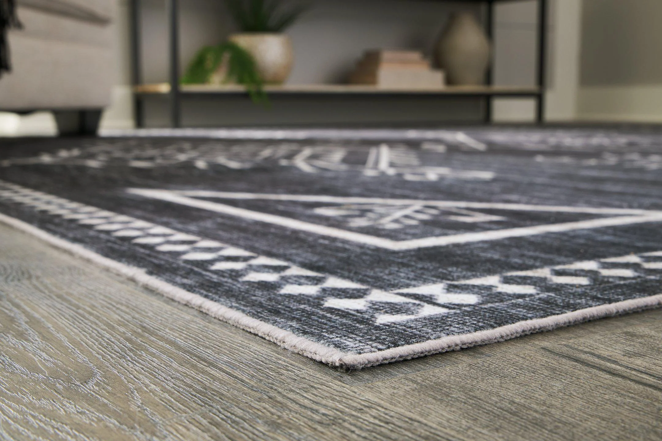 Arloman Rug - Image 5