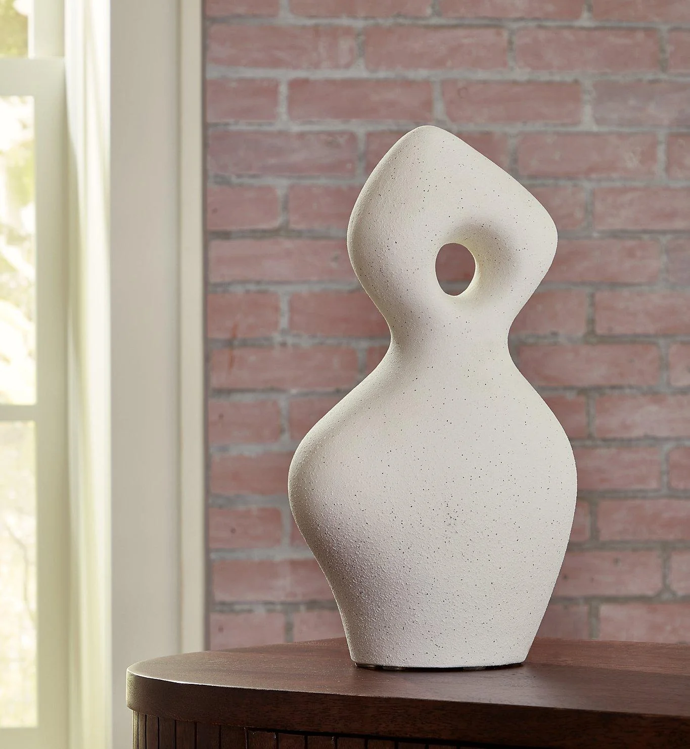 Arthrow Sculpture - Image 2