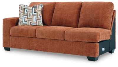 Aviemore Sectional with Chaise - Image 43