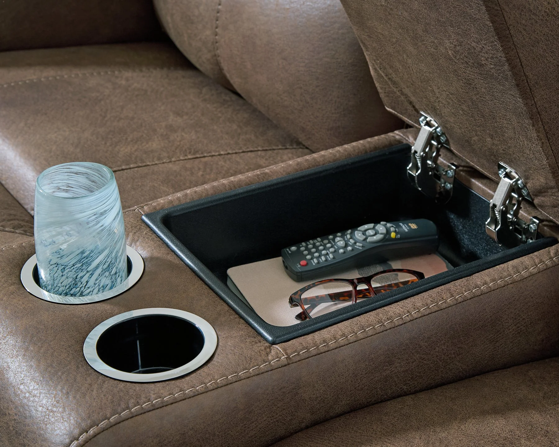 Beckley Place Power Reclining Loveseat with Console - Image 7