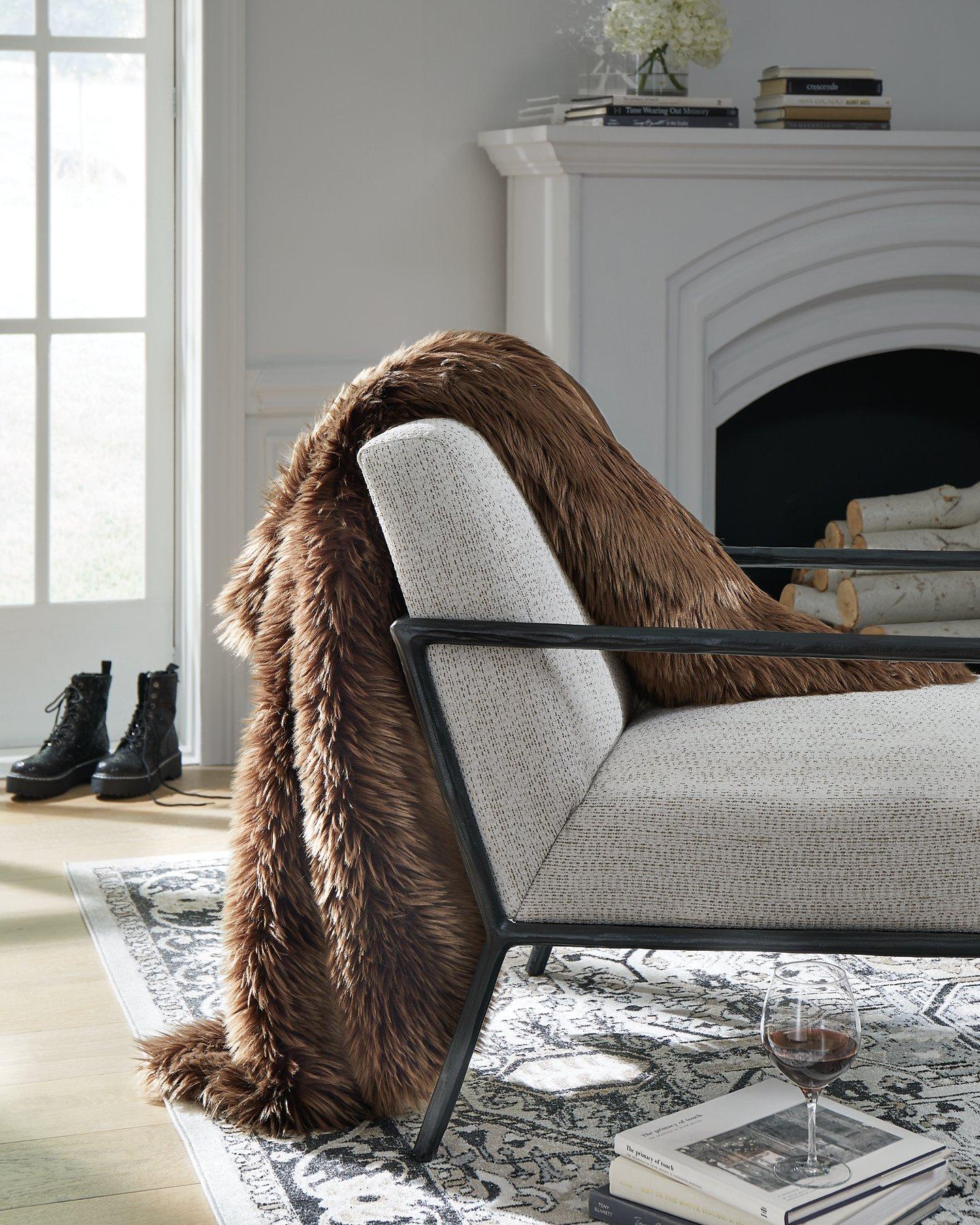Bellethrone Throw - Image 2
