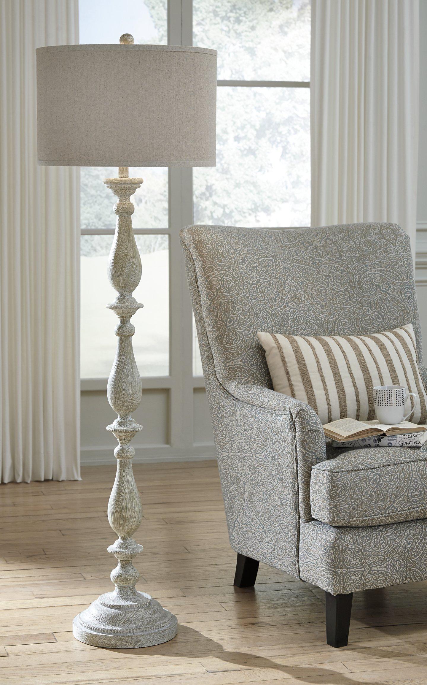 Bernadate Lamp Set - Image 4