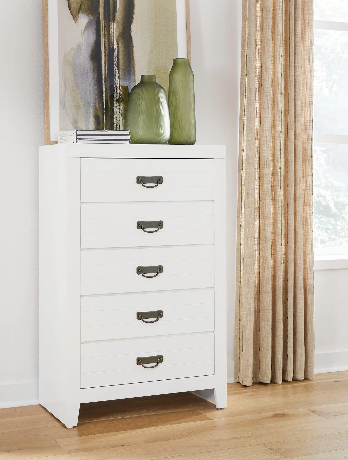 Binterglen Chest of Drawers - Image 2