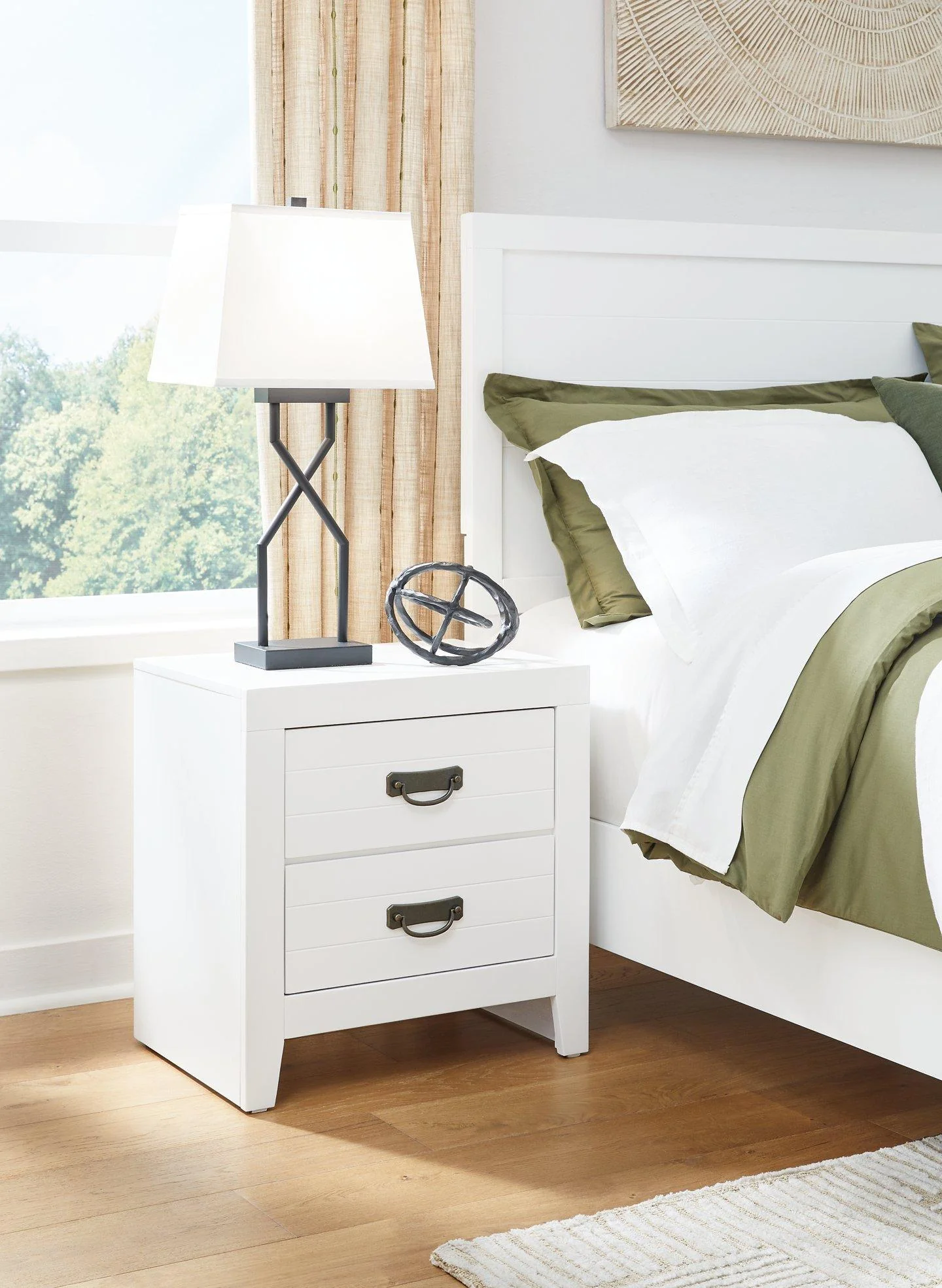 Binterglen Nightstand - Image 2