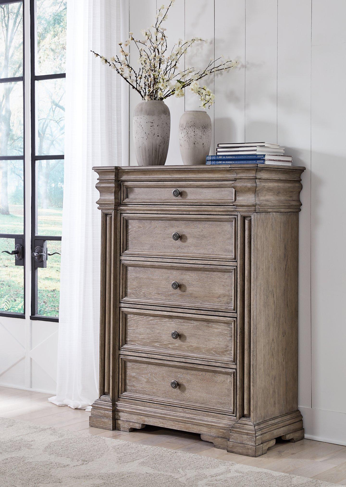 Blairhurst Chest of Drawers - Image 2