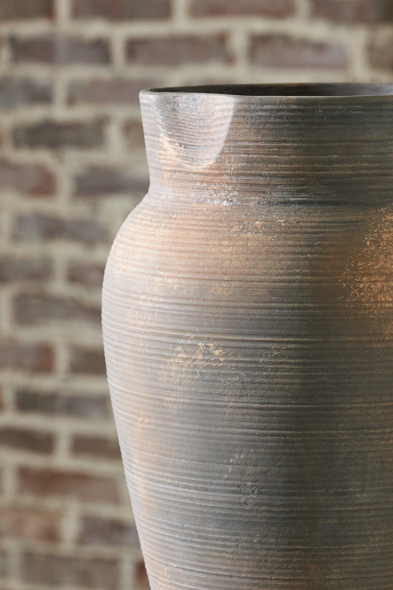 Brickmen Vase - Image 5