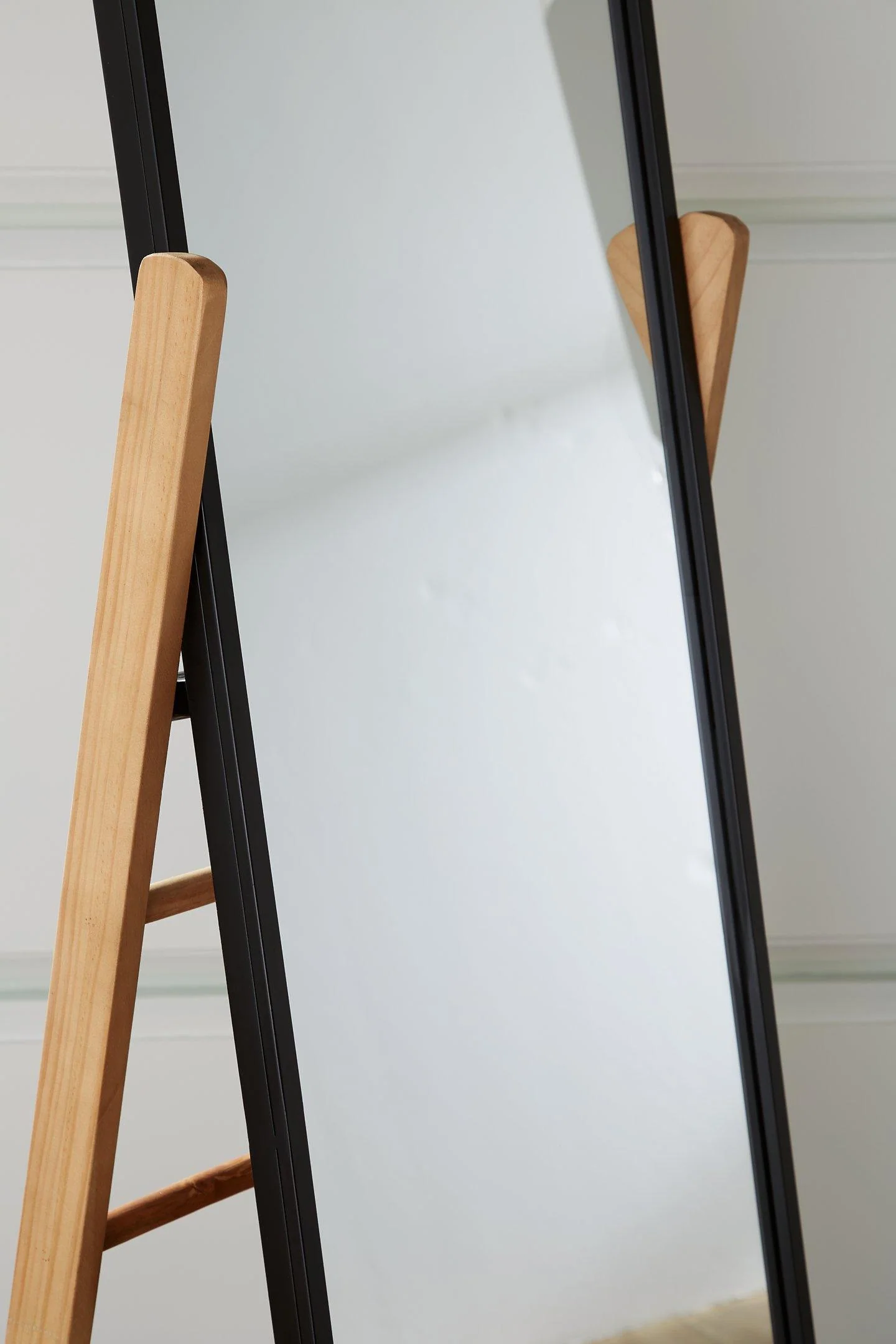 Bronick Floor Mirror - Image 5