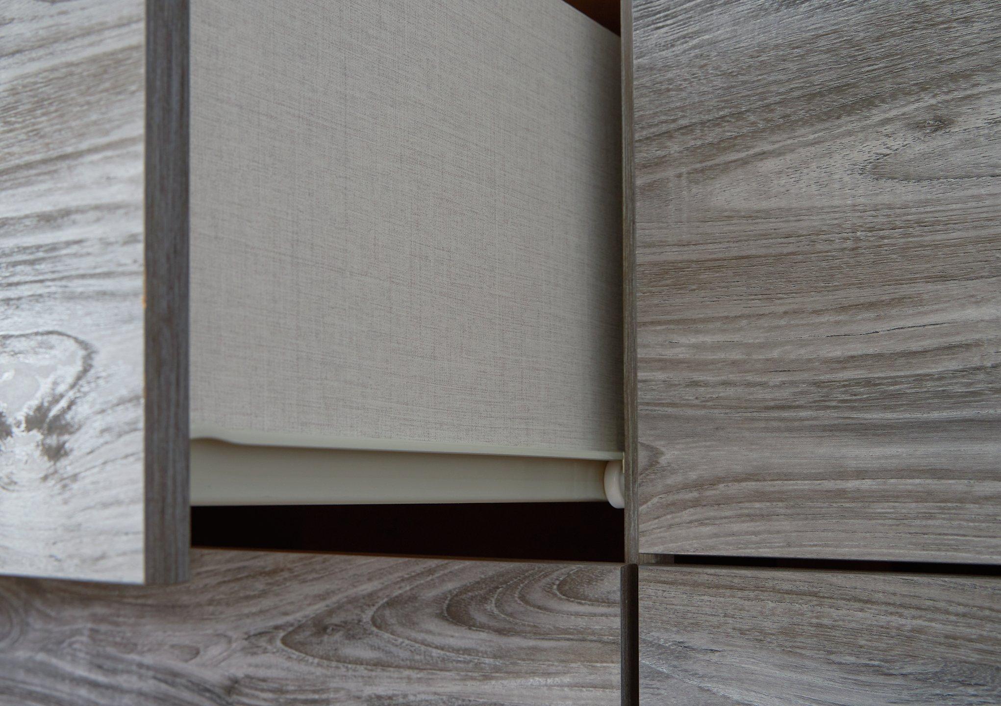 Bronyan Nightstand - Image 7