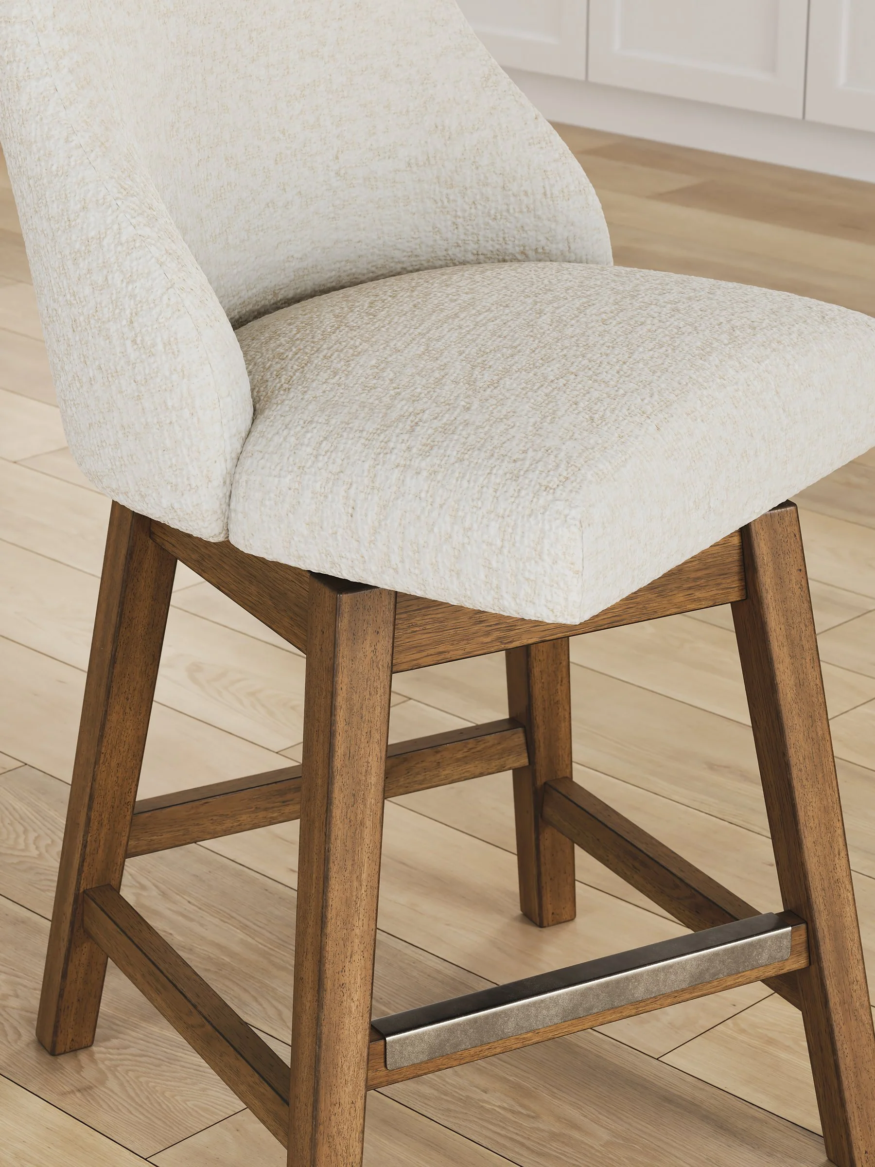 Cabalynn Counter Height Barstool - Image 16