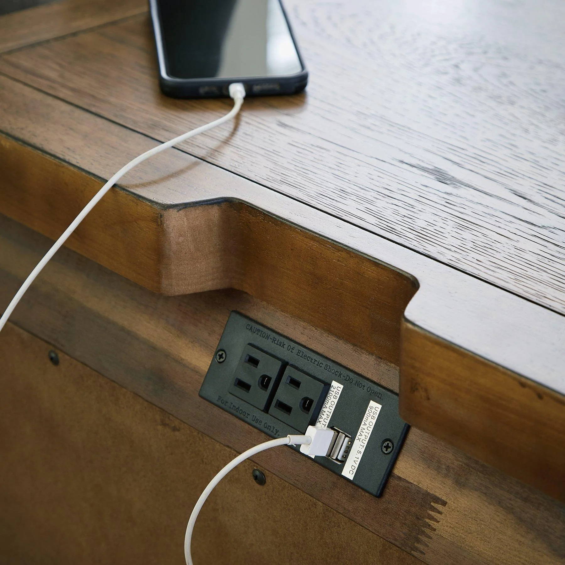 Cabalynn Nightstand - Image 10