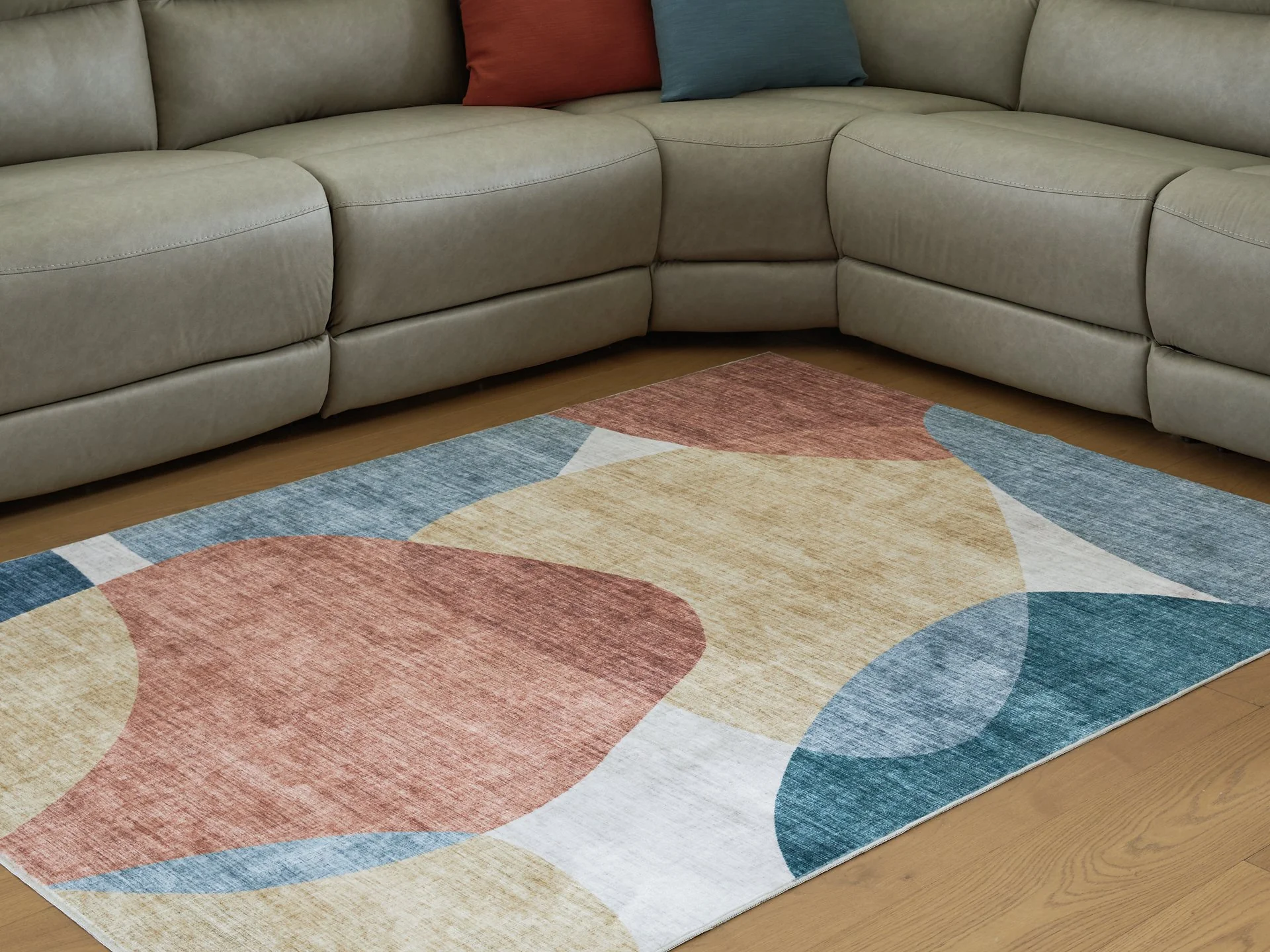 Chanleigh Washable 5' x 7' Area Rug - Image 2