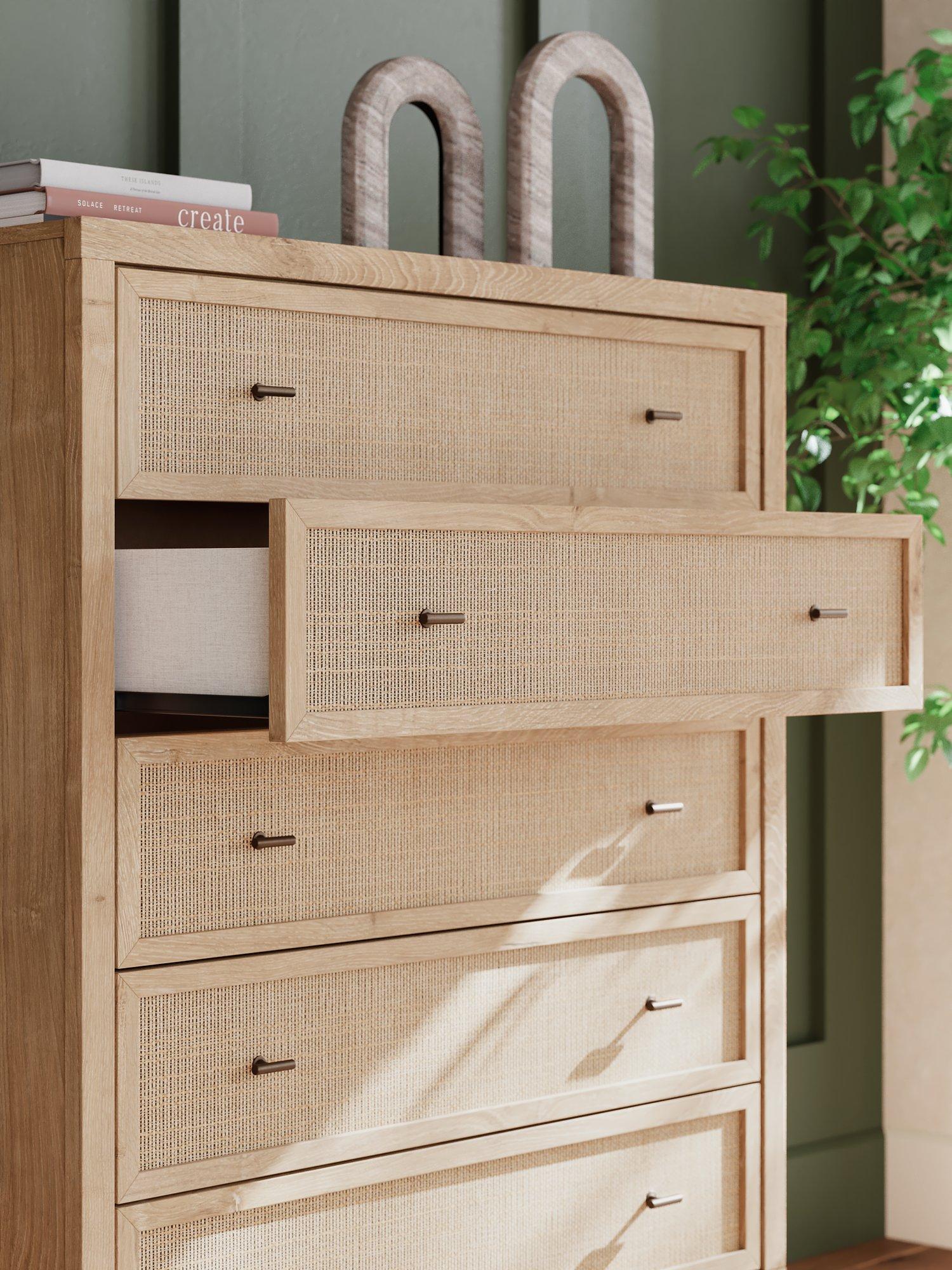 Cielden Chest of Drawers - Image 10
