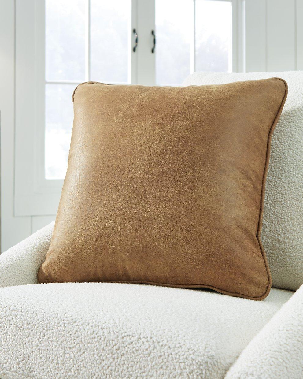 Cortnie Pillow - Image 2