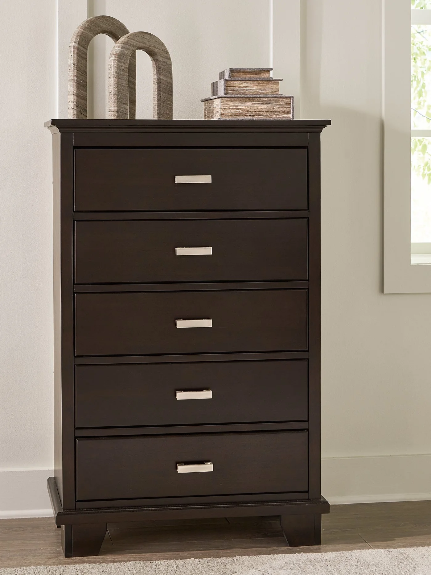 Covetown Chest of Drawers - Image 2