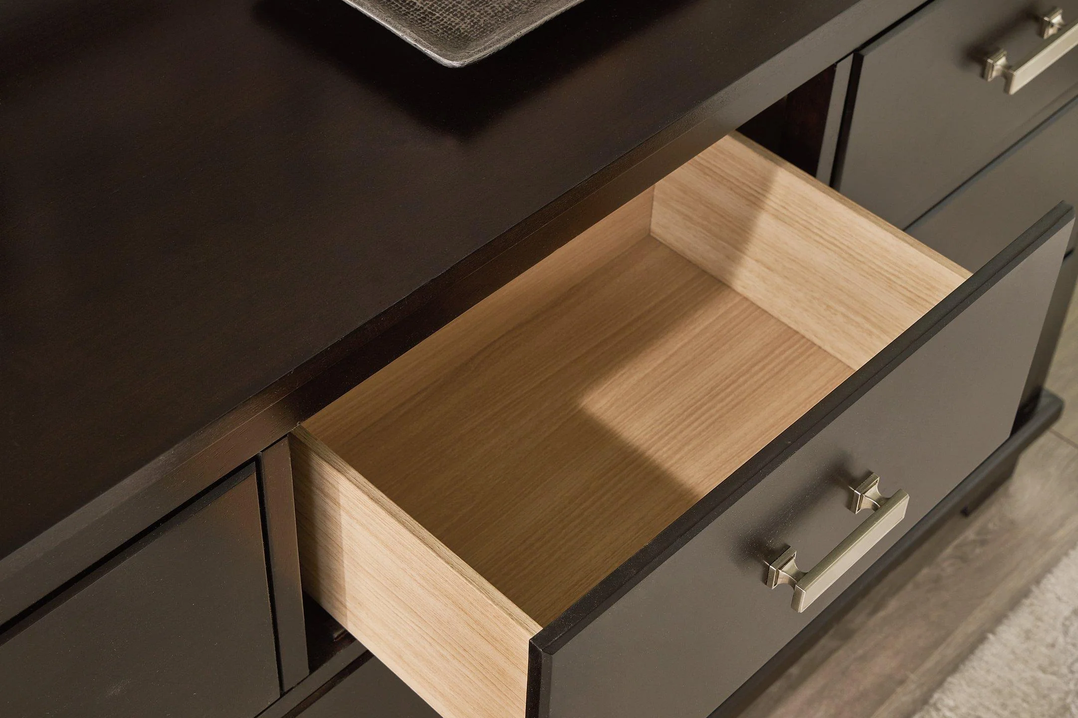 Covetown Dresser - Image 12