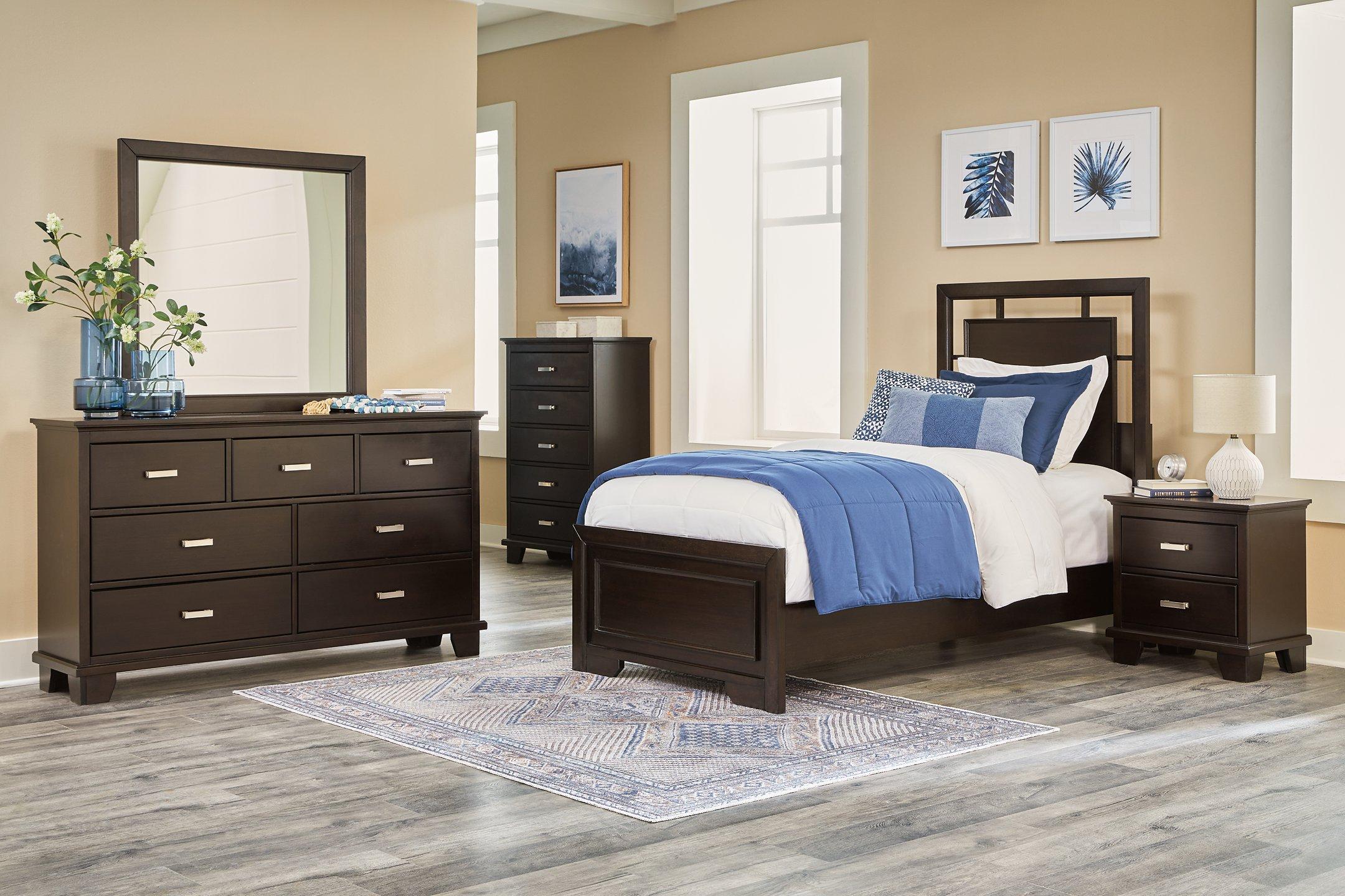 Covetown Dresser and Mirror - Image 14