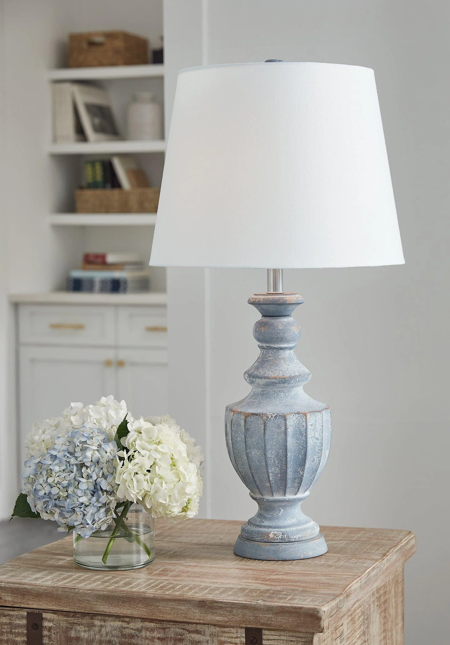 Cylerick Table Lamp - Image 2