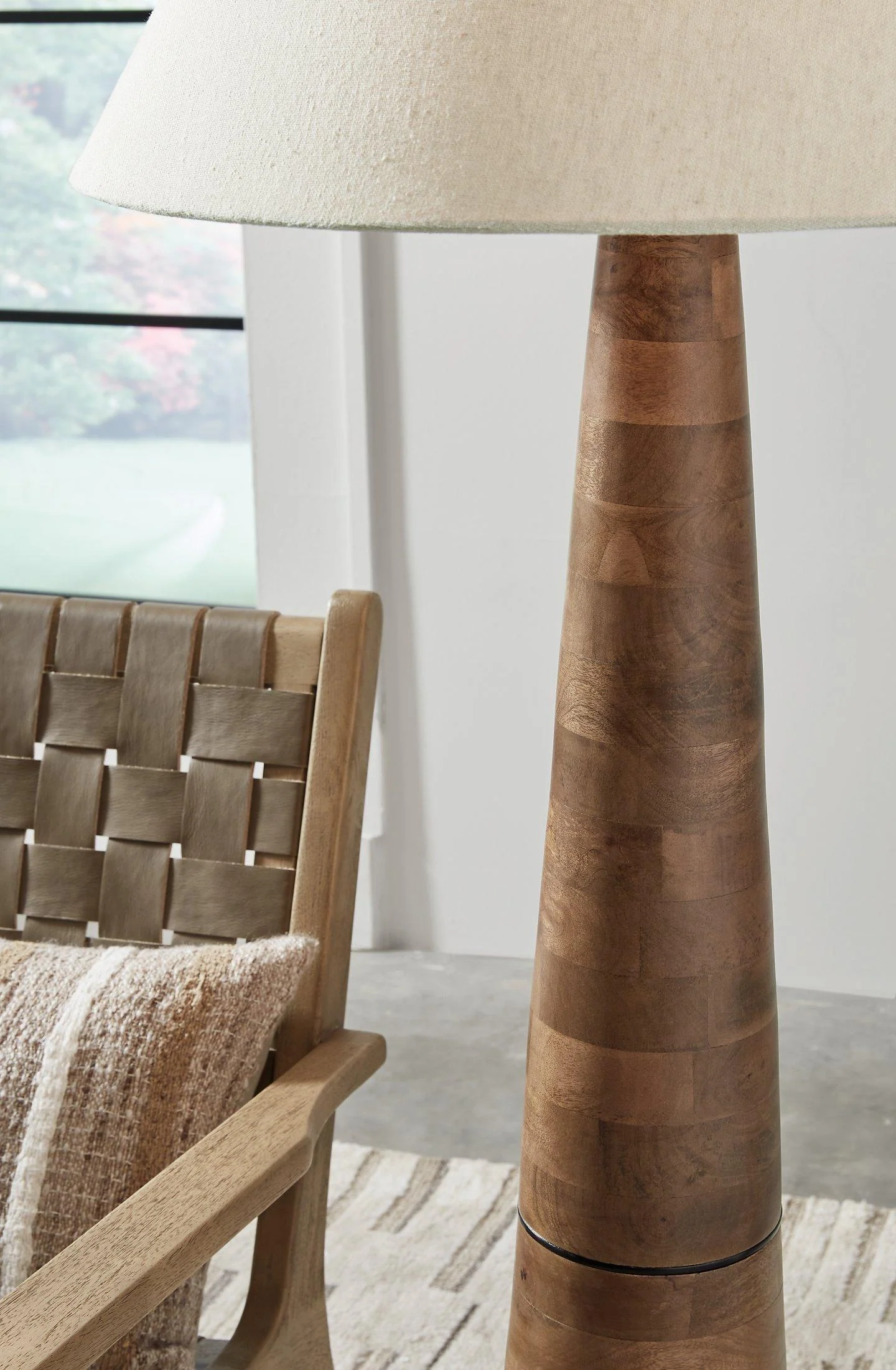 Danset Floor Lamp - Image 4