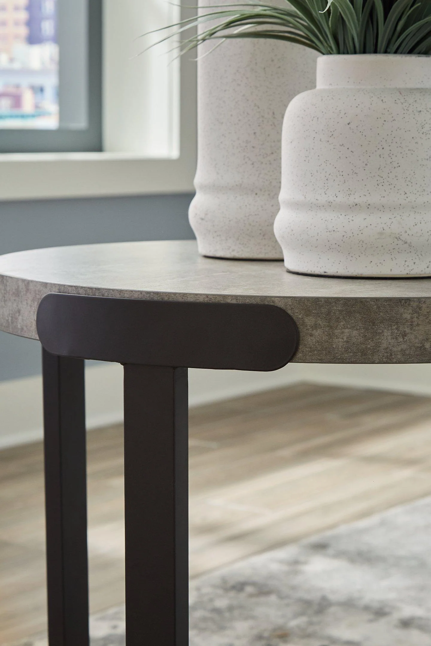Darthurst Table (Set of 3) - Image 5