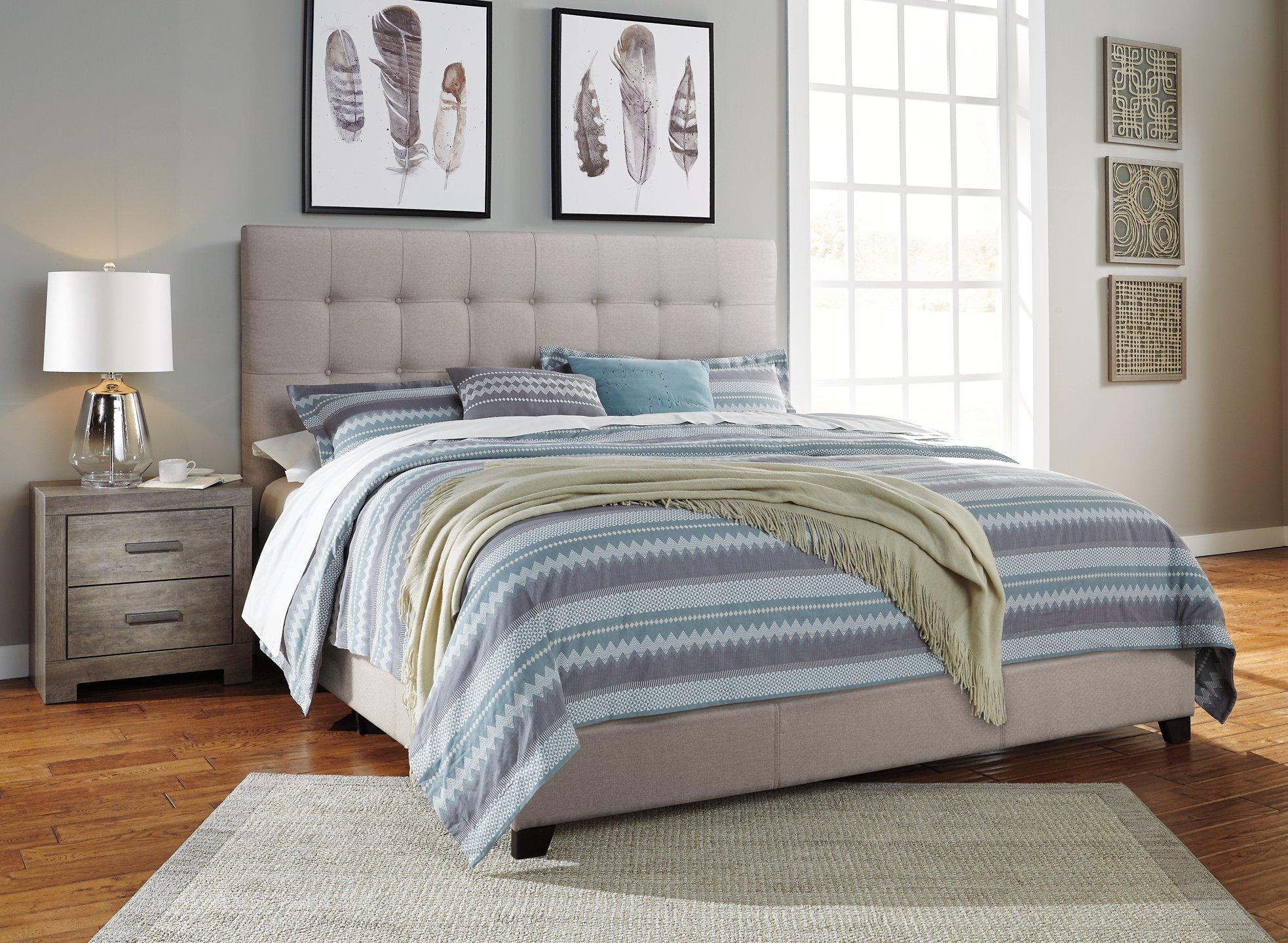 Dolante Upholstered Bed - Image 8