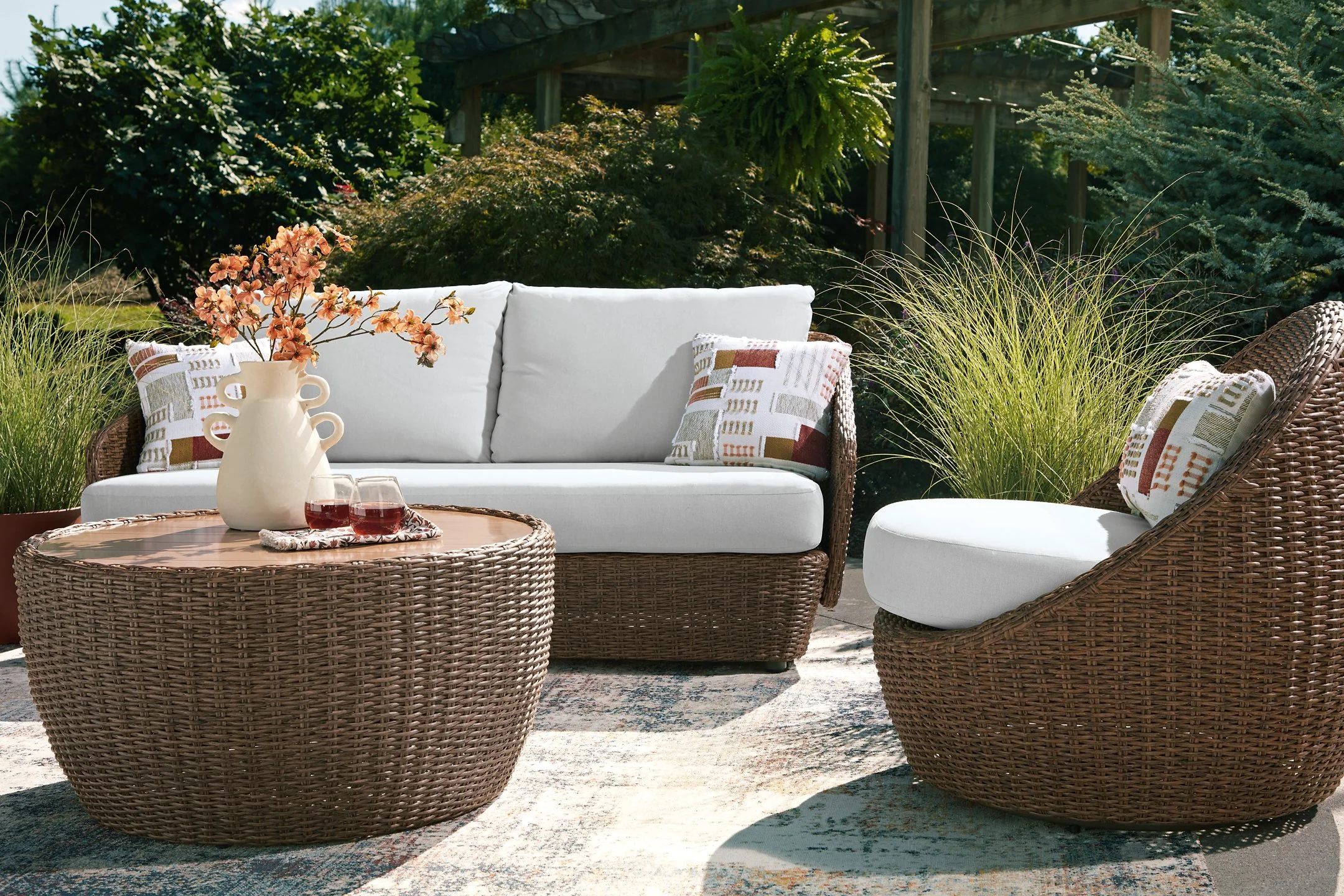 Double Point Outdoor Seating Set - Image 10