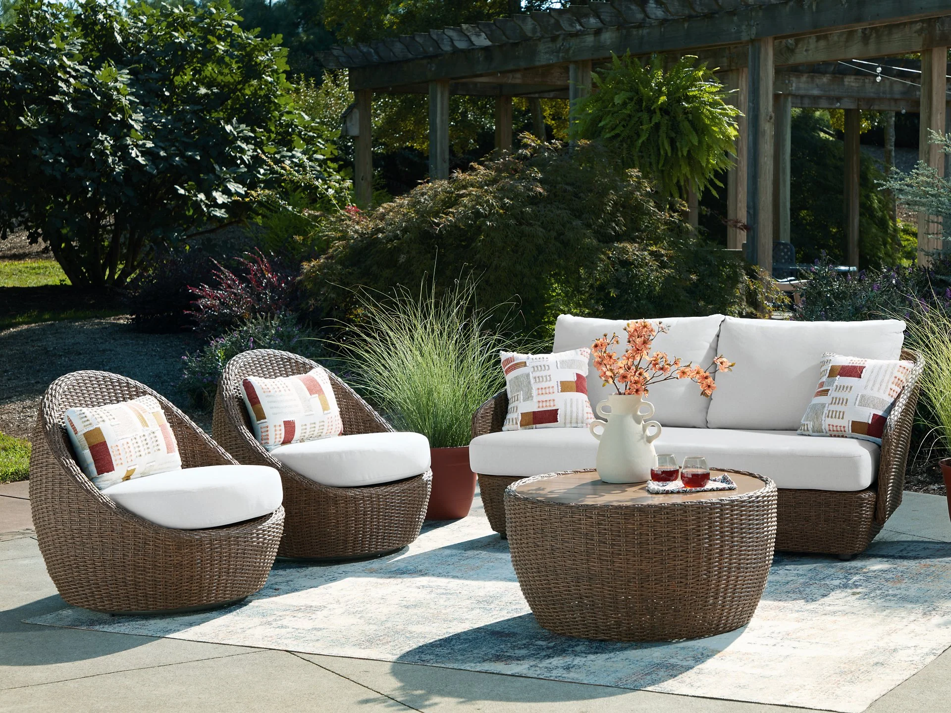 Double Point Outdoor Seating Set - Image 9