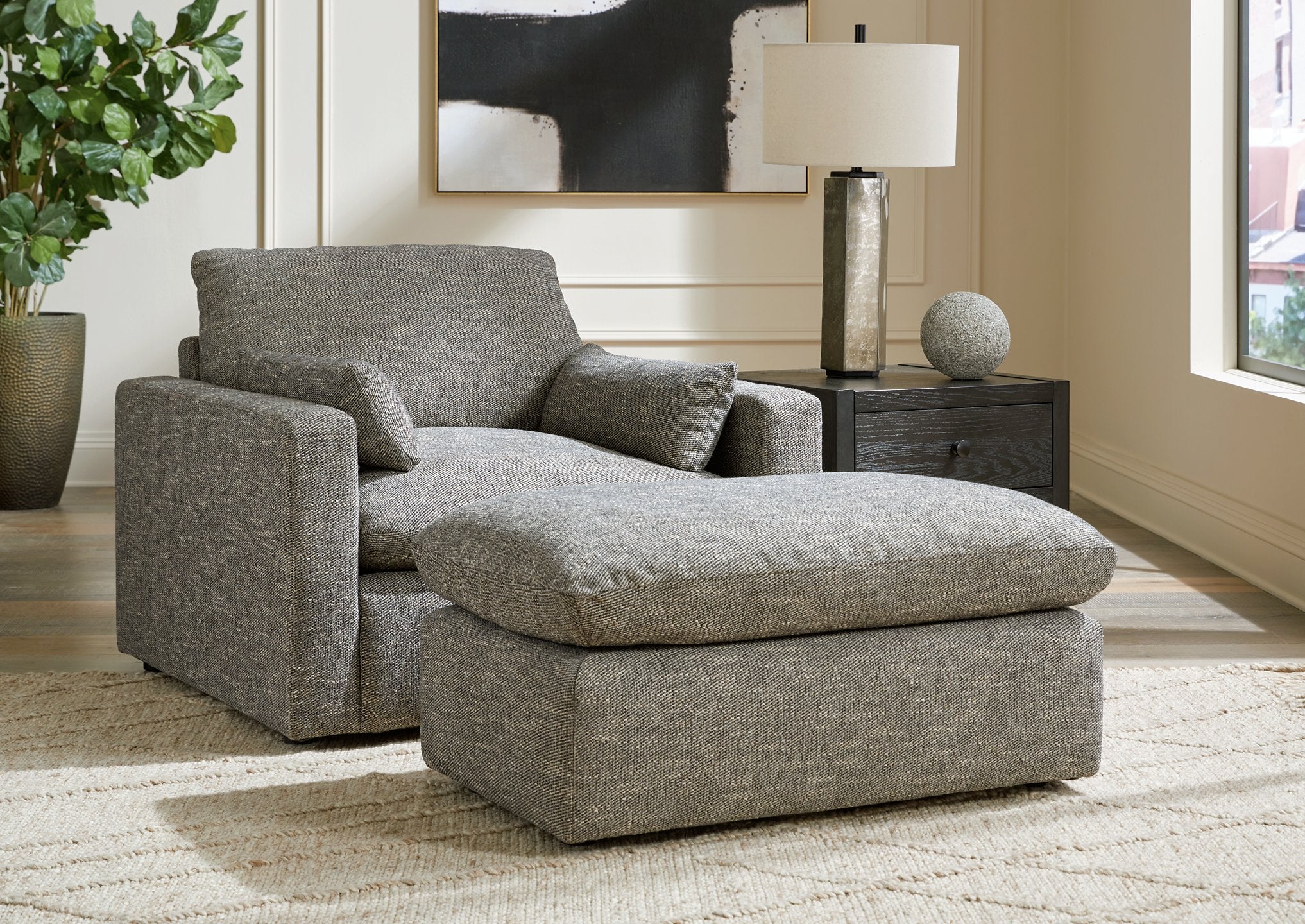 Dramatic Living Room Set - Image 9