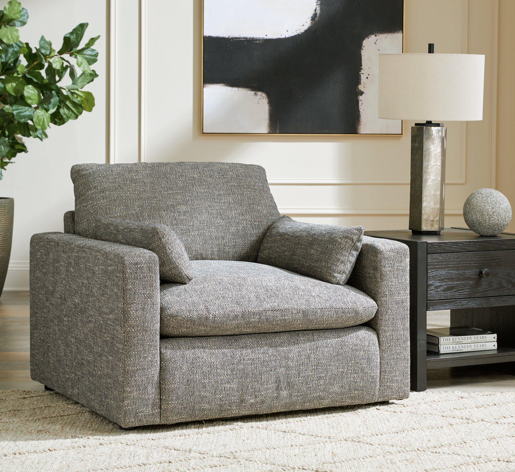 Dramatic Oversized Chair - Image 2