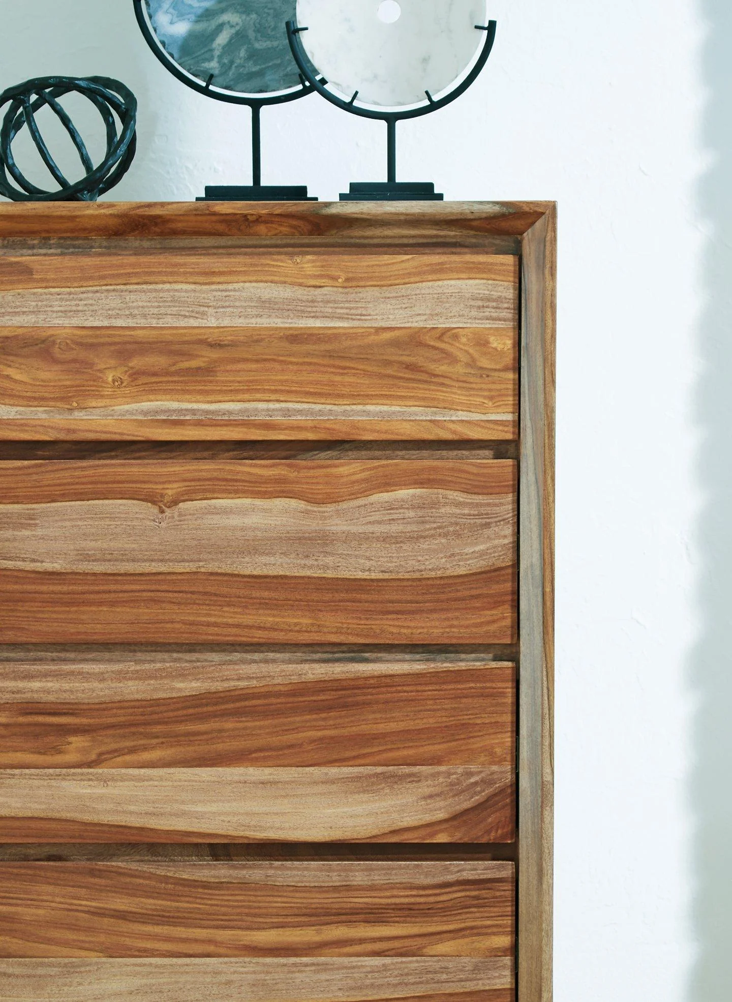 Dressonni Chest of Drawers - Image 6