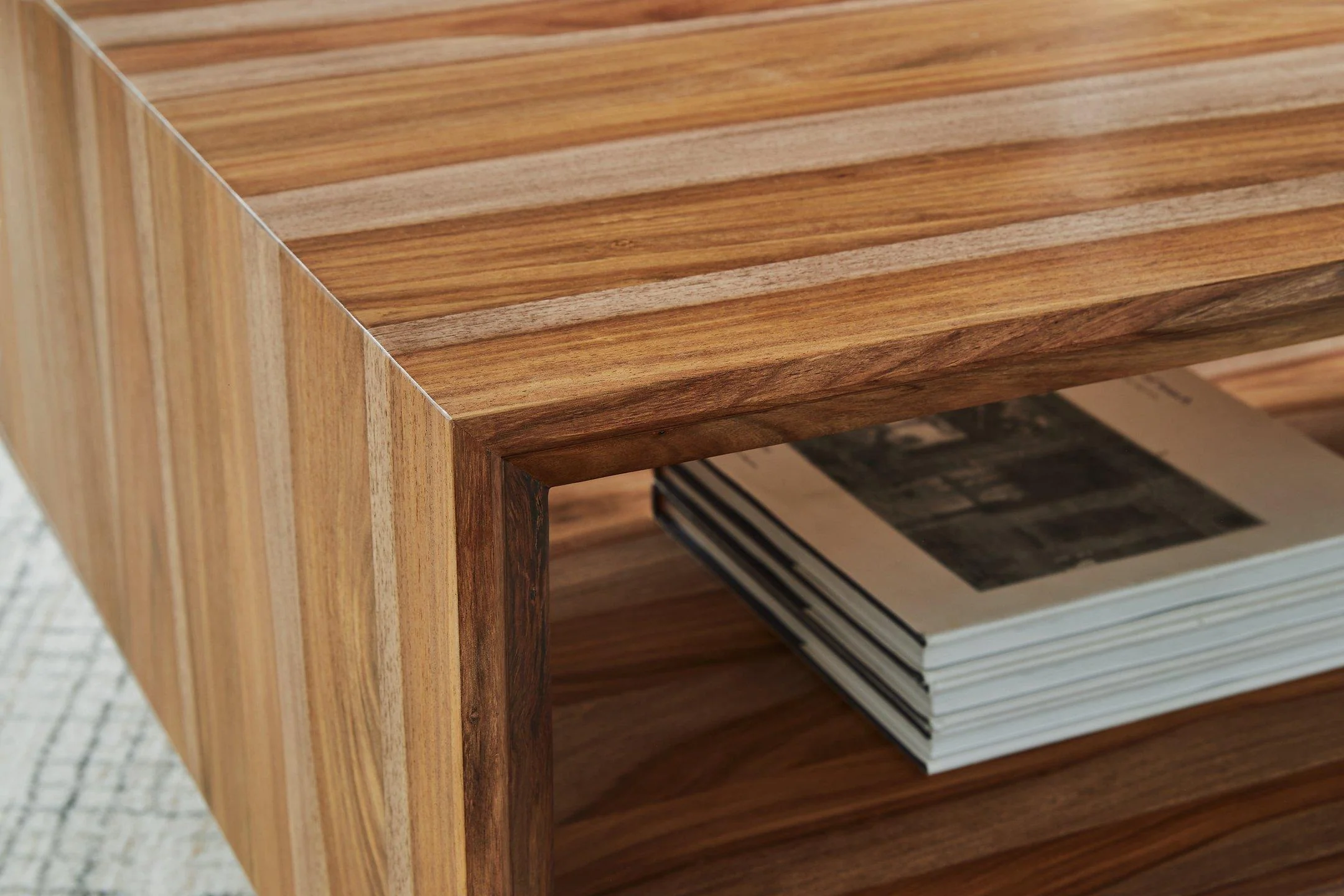 Dressonni Coffee Table - Image 5