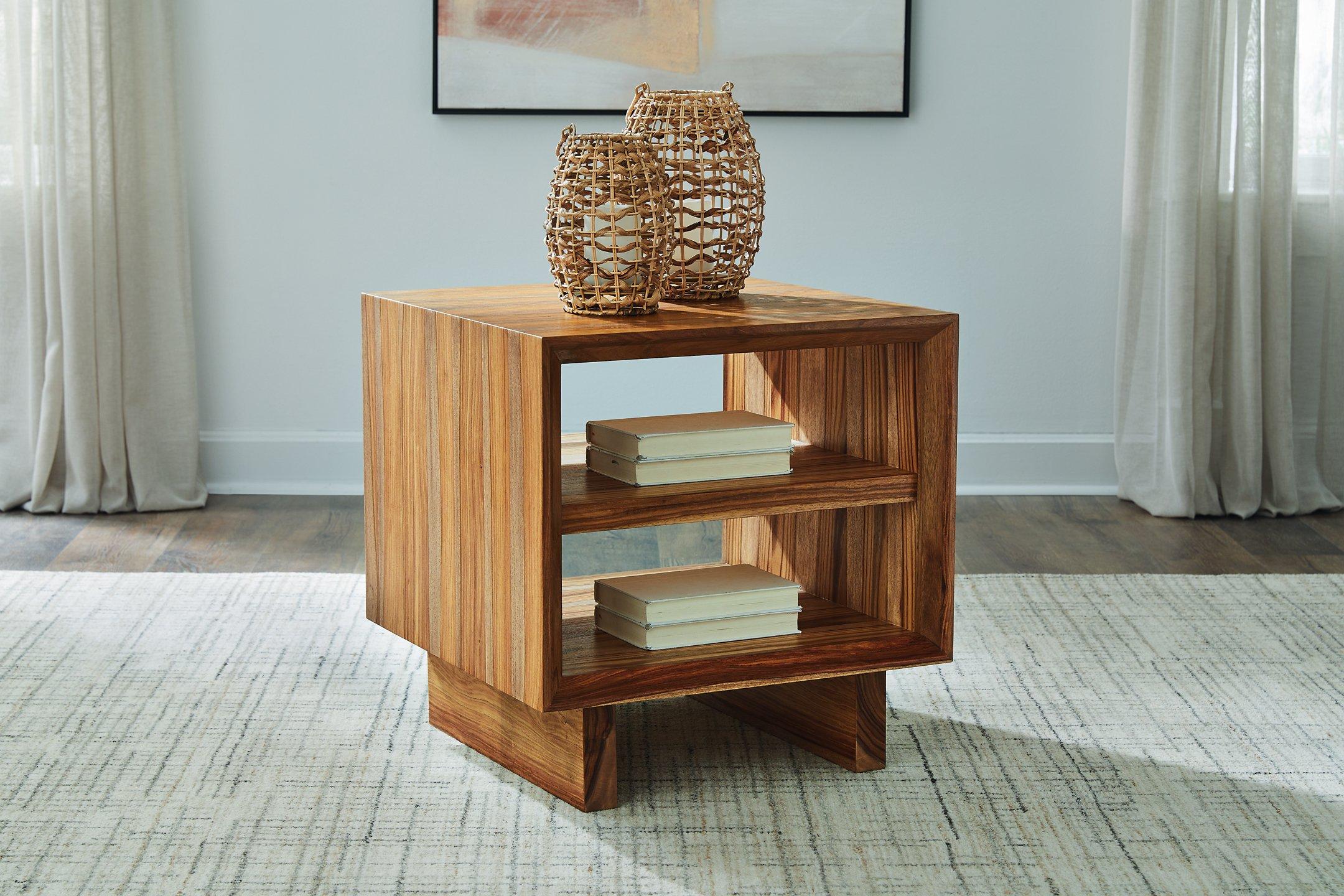 Dressonni End Table - Image 2