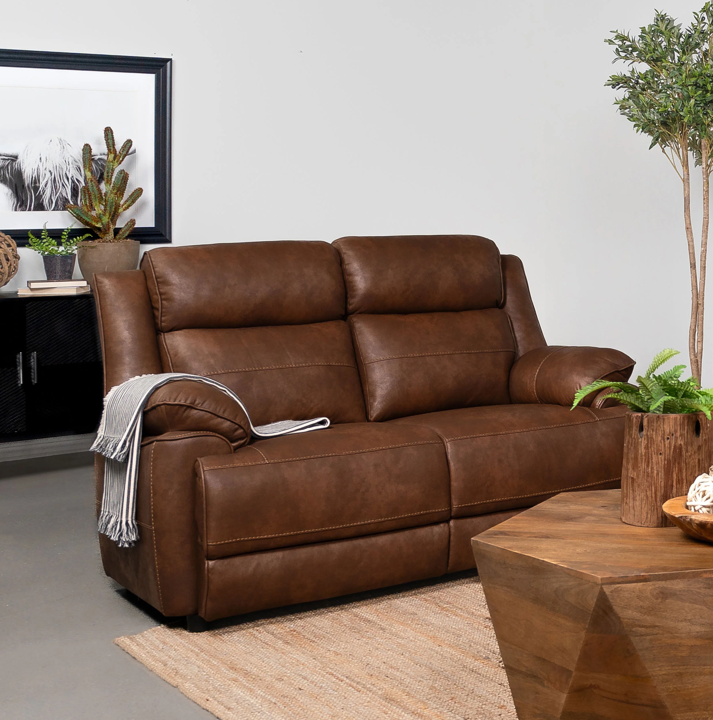 Ellington Loveseat - Image 2