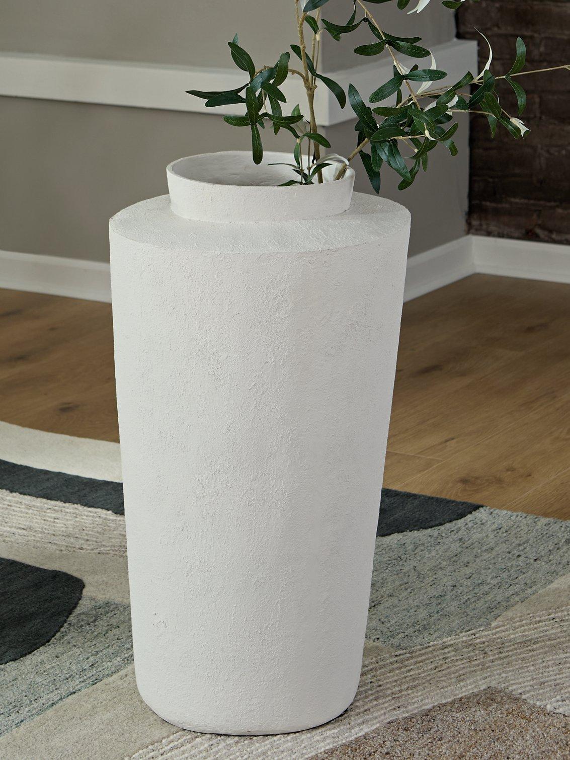 Flurinworth Vase - Image 2
