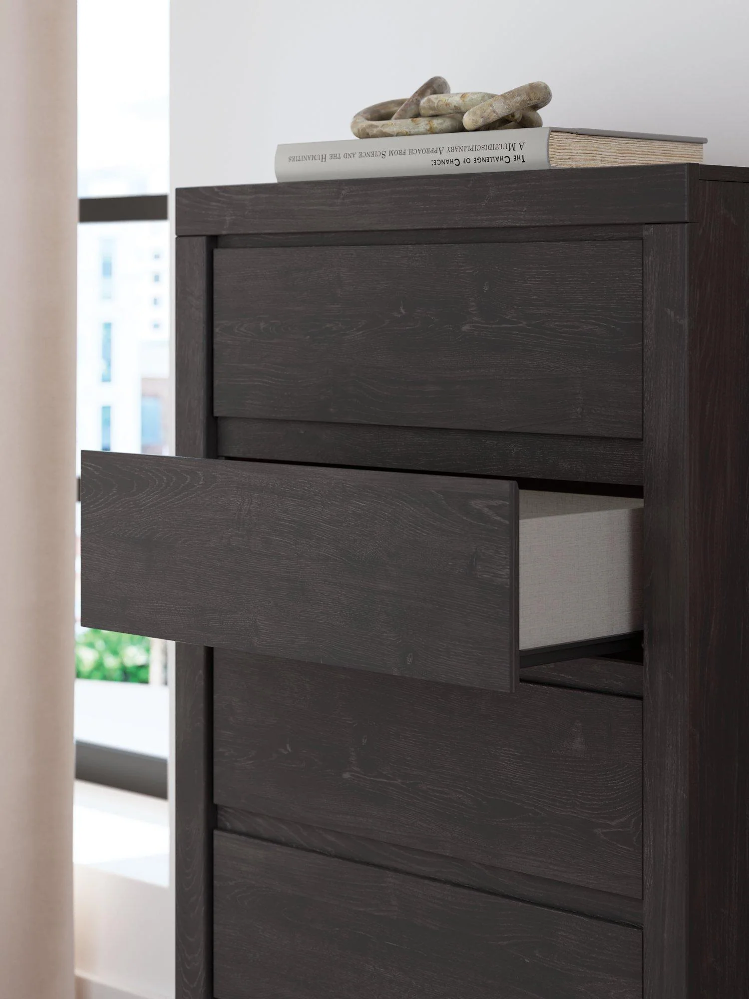 Fraluna Chest of Drawers - Image 10