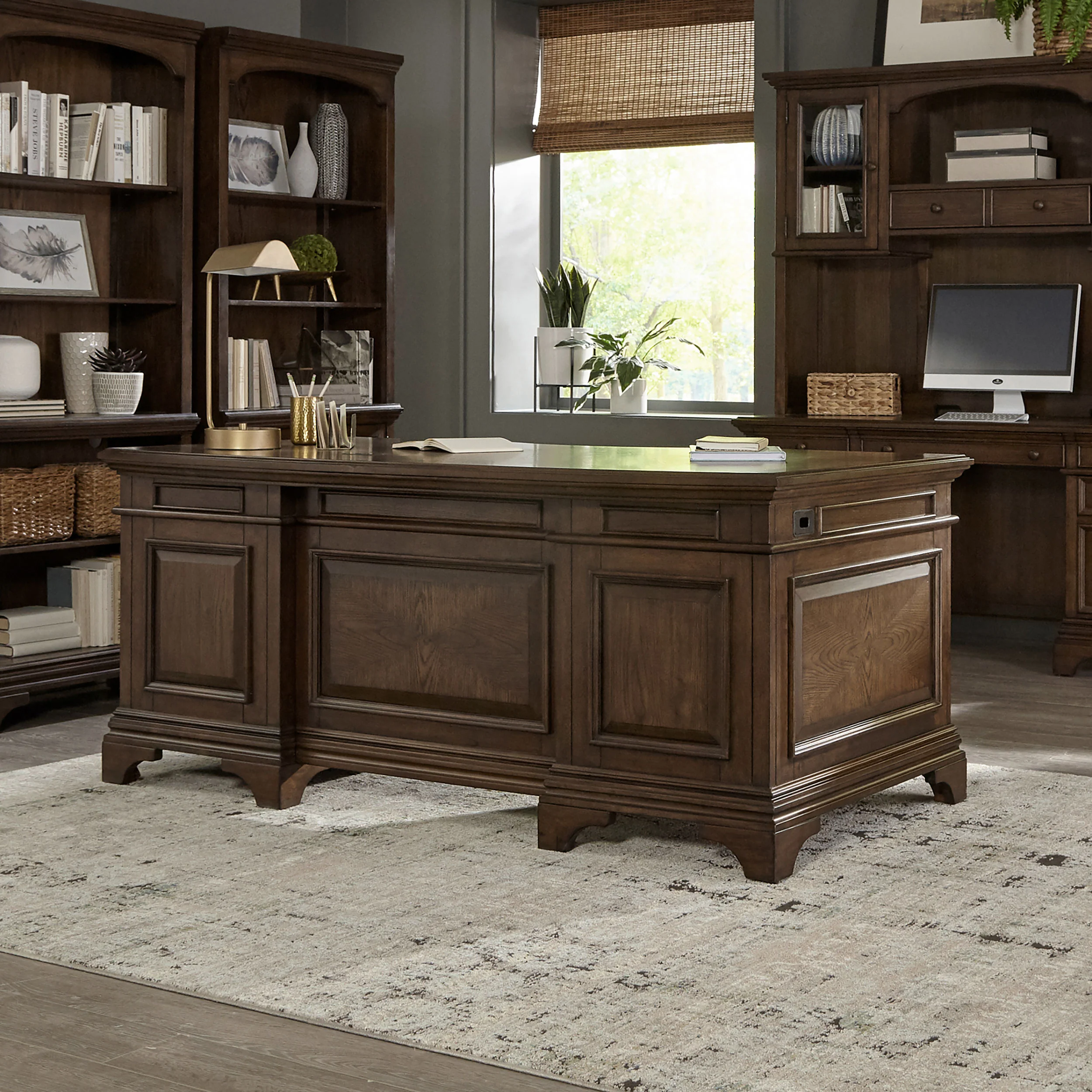 Hartshill Executive Desk - Image 2