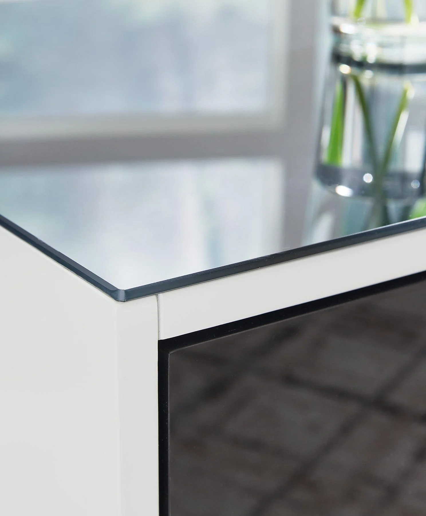 Gardoni End Table - Image 10