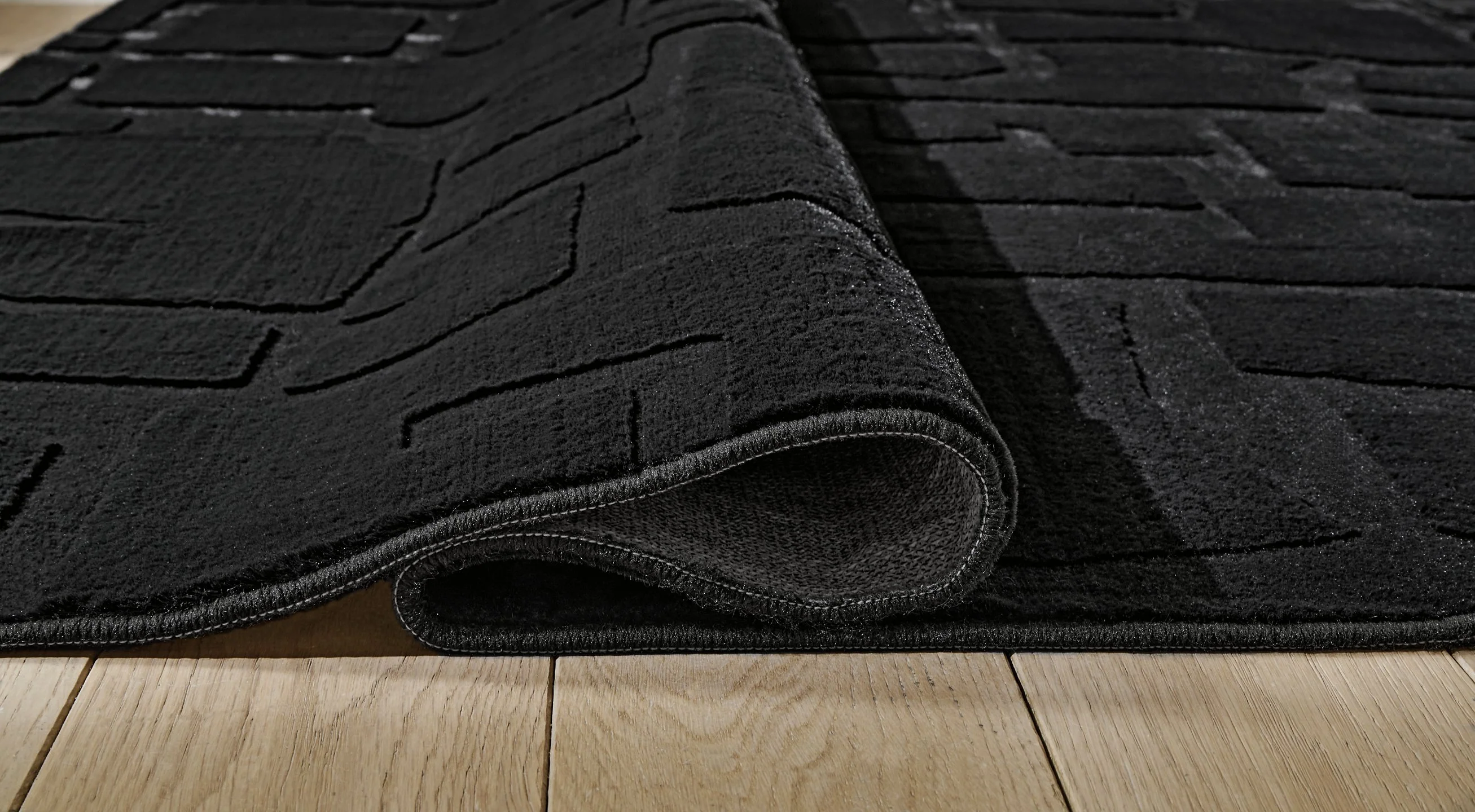 Gibbswell Washable Area Rug - Image 4