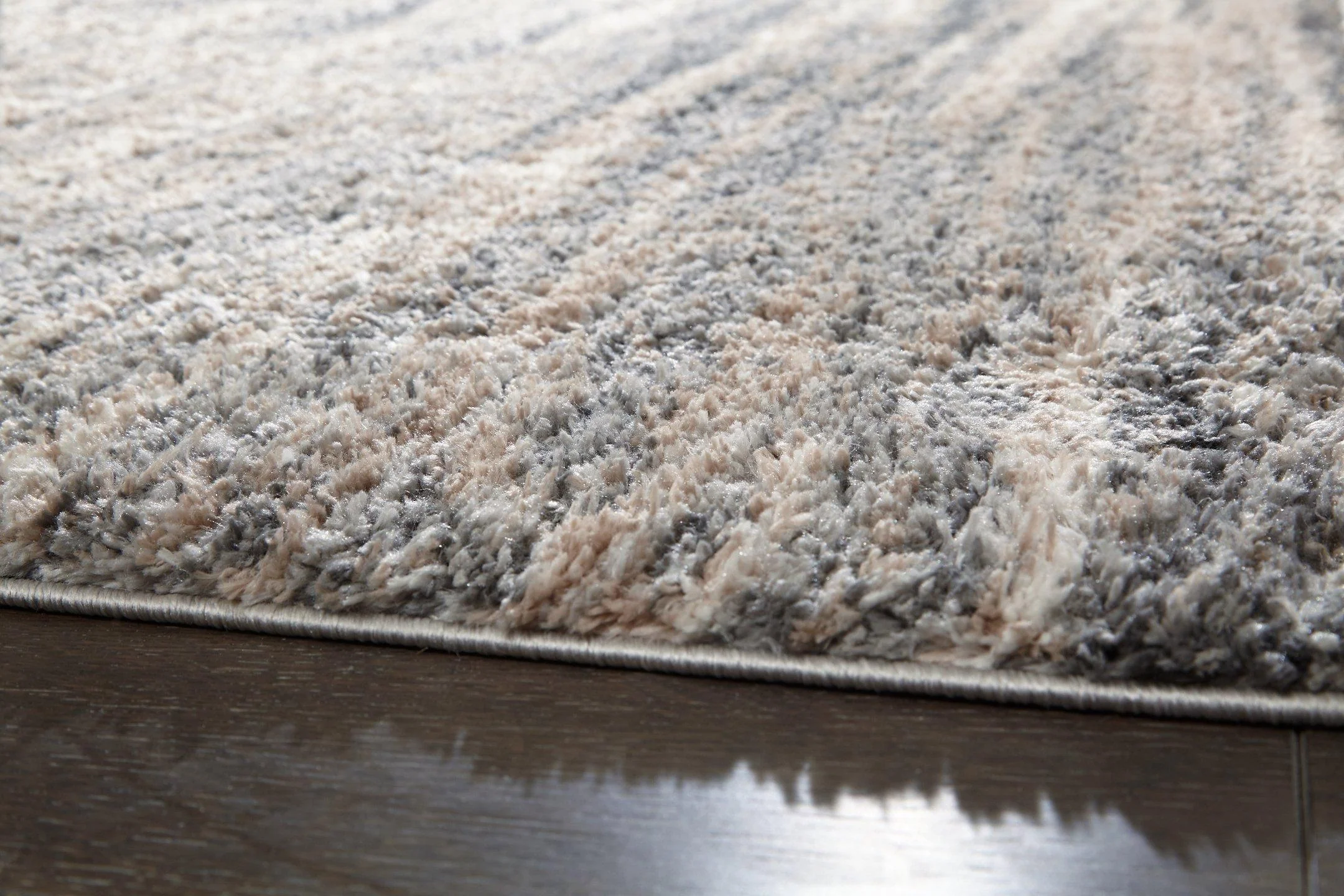 Gizela 5'3" x 7'3" Rug - Image 5