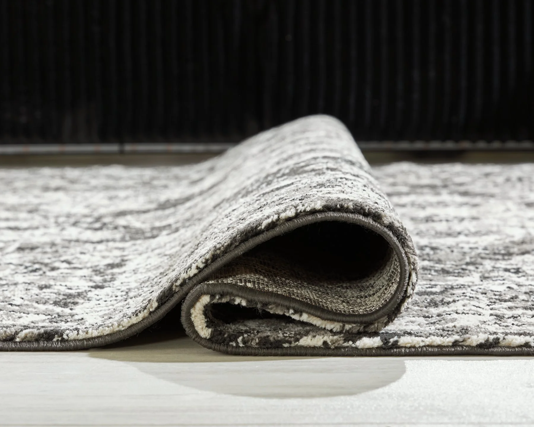 Glennisman Large Rug - Image 4