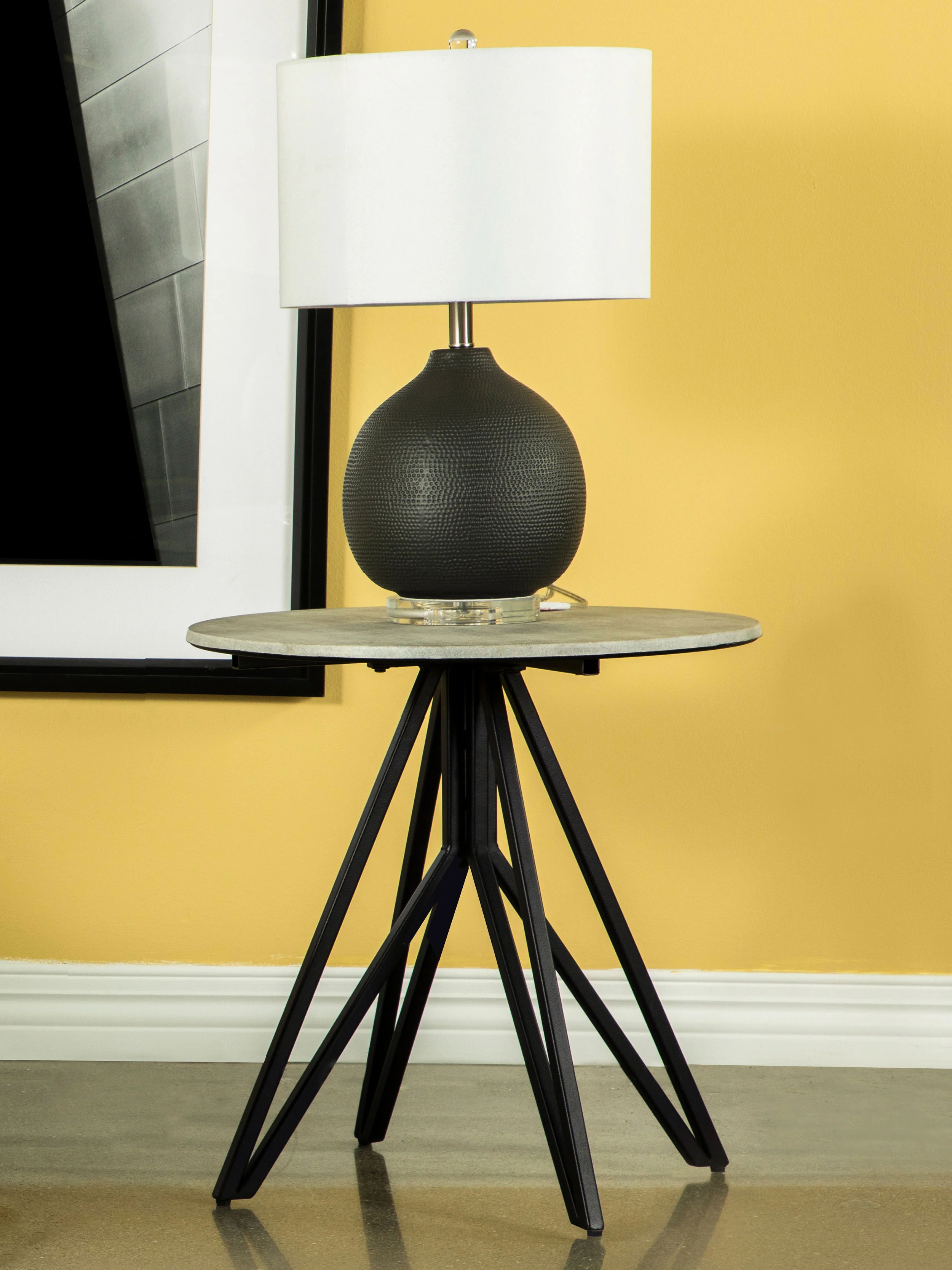 Hadi End Table - Image 2