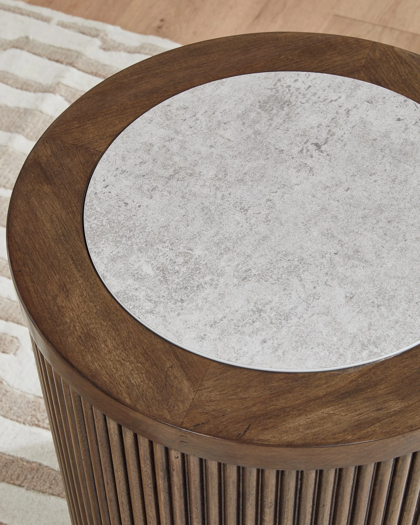 Hadonna End Table - Image 4