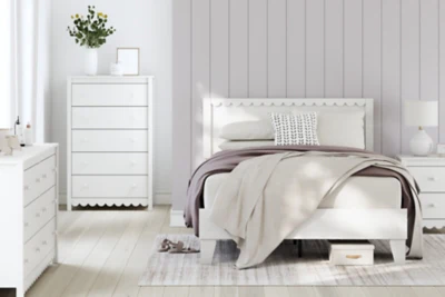 Hallityn Chest of Drawers - Image 13