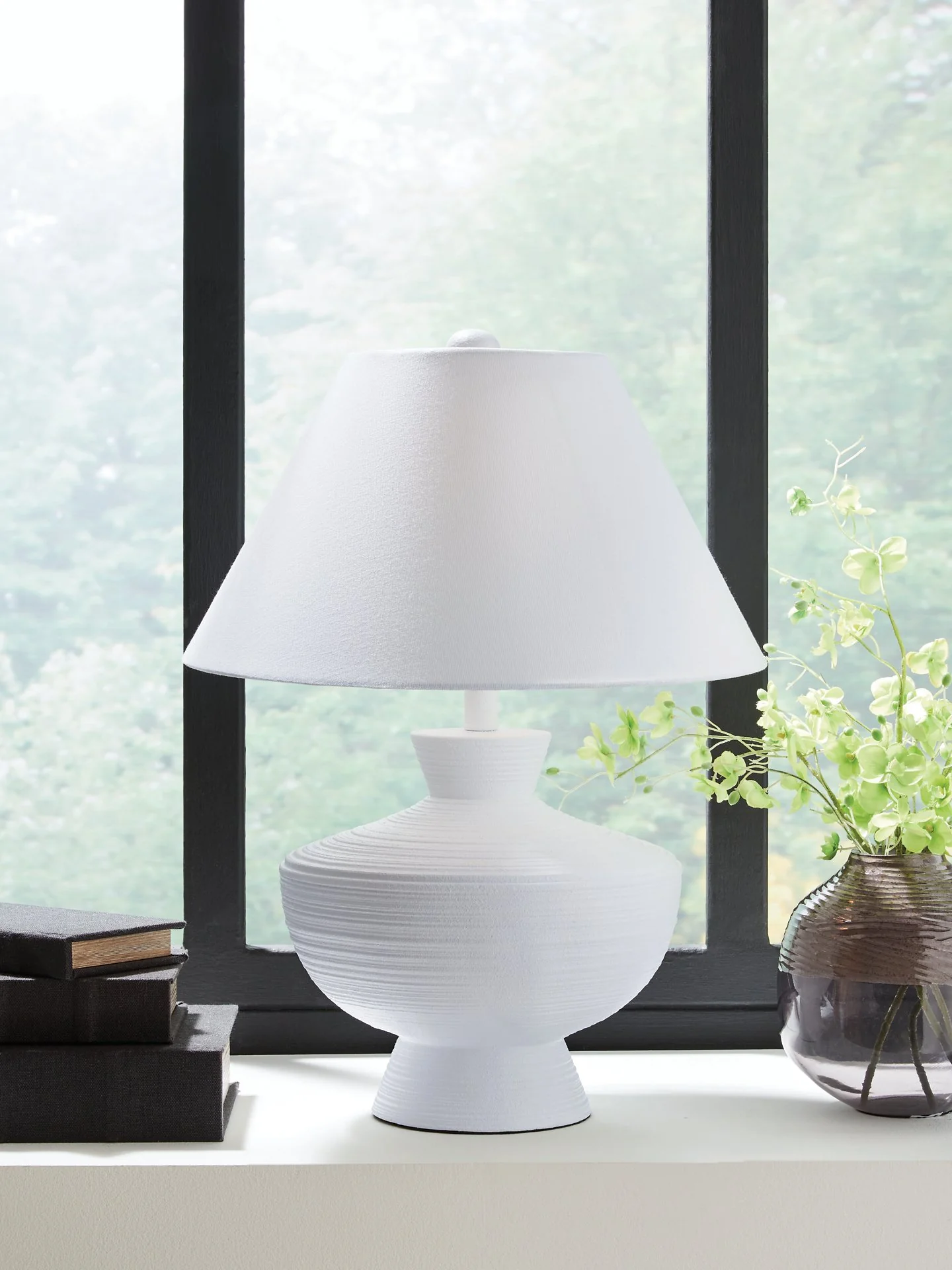 Harelwood Table Lamp - Image 2
