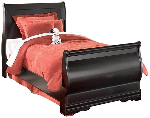 Huey Vineyard Bedroom Set - Image 11