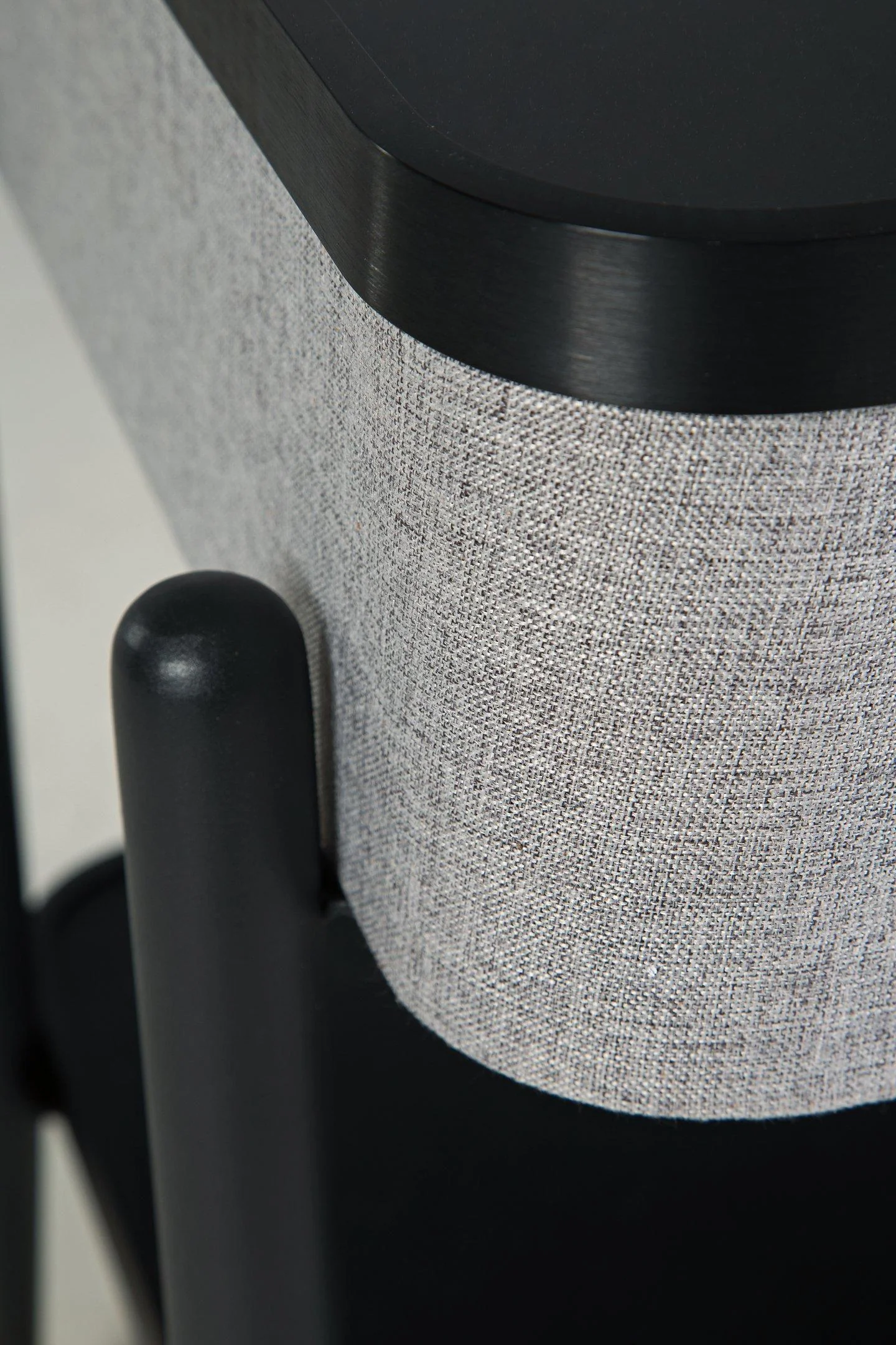 Jorvalee Accent Table with Speaker - Image 10
