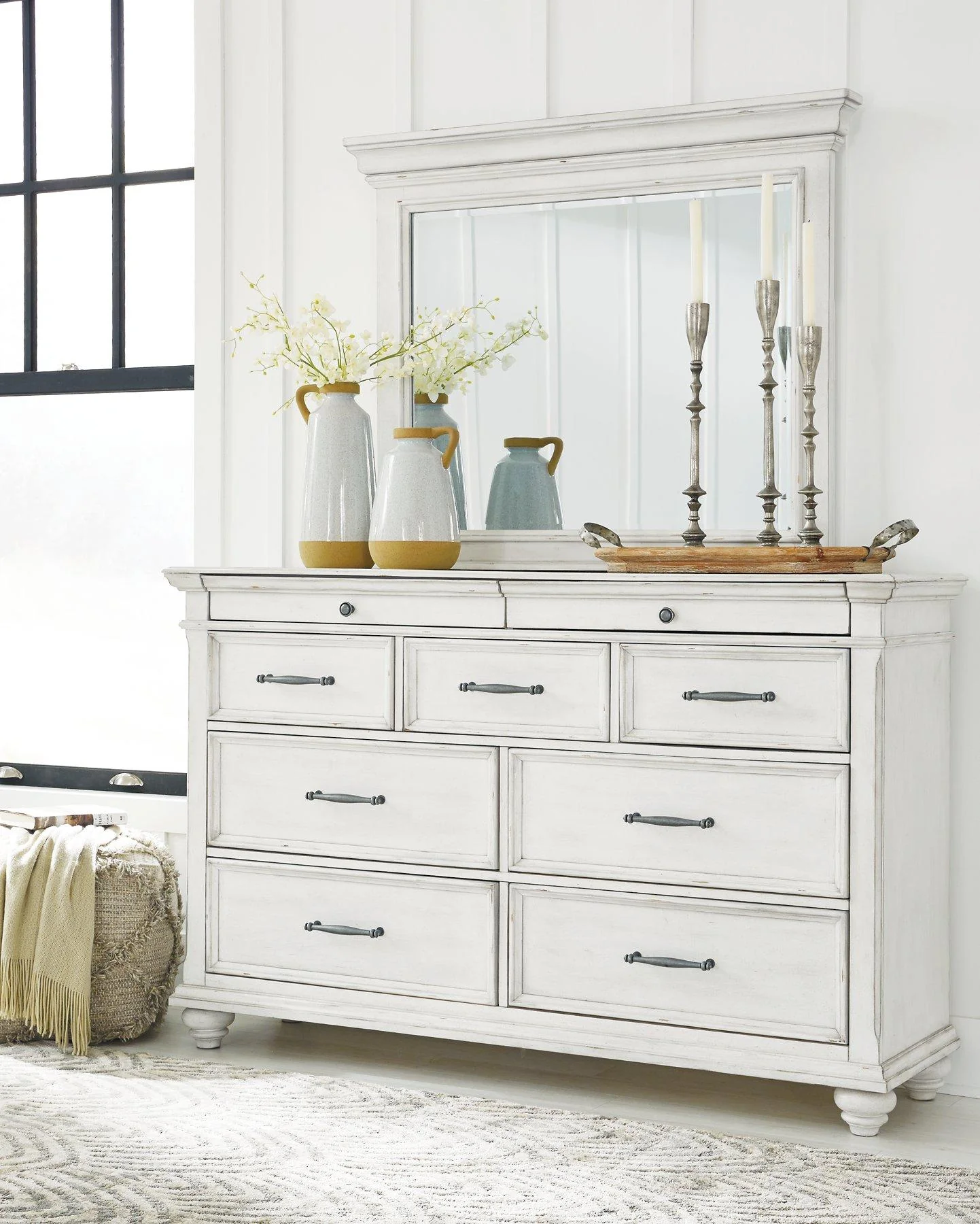 Kanwyn Dresser and Mirror - Image 2